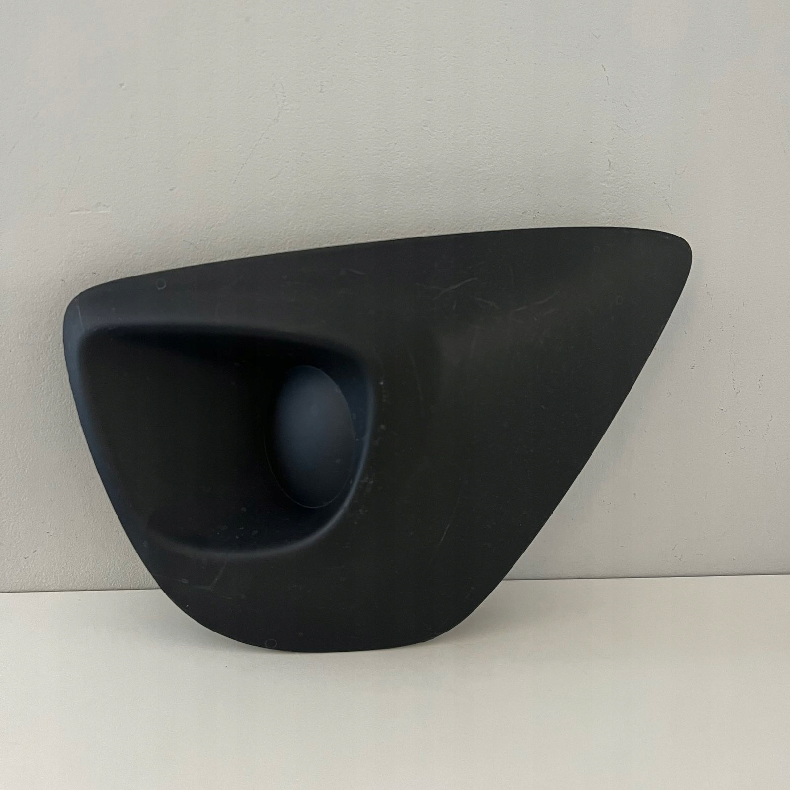 OPEL VIVARO B 2014-2019 left grid of a bumper front 263317632R 93867875
