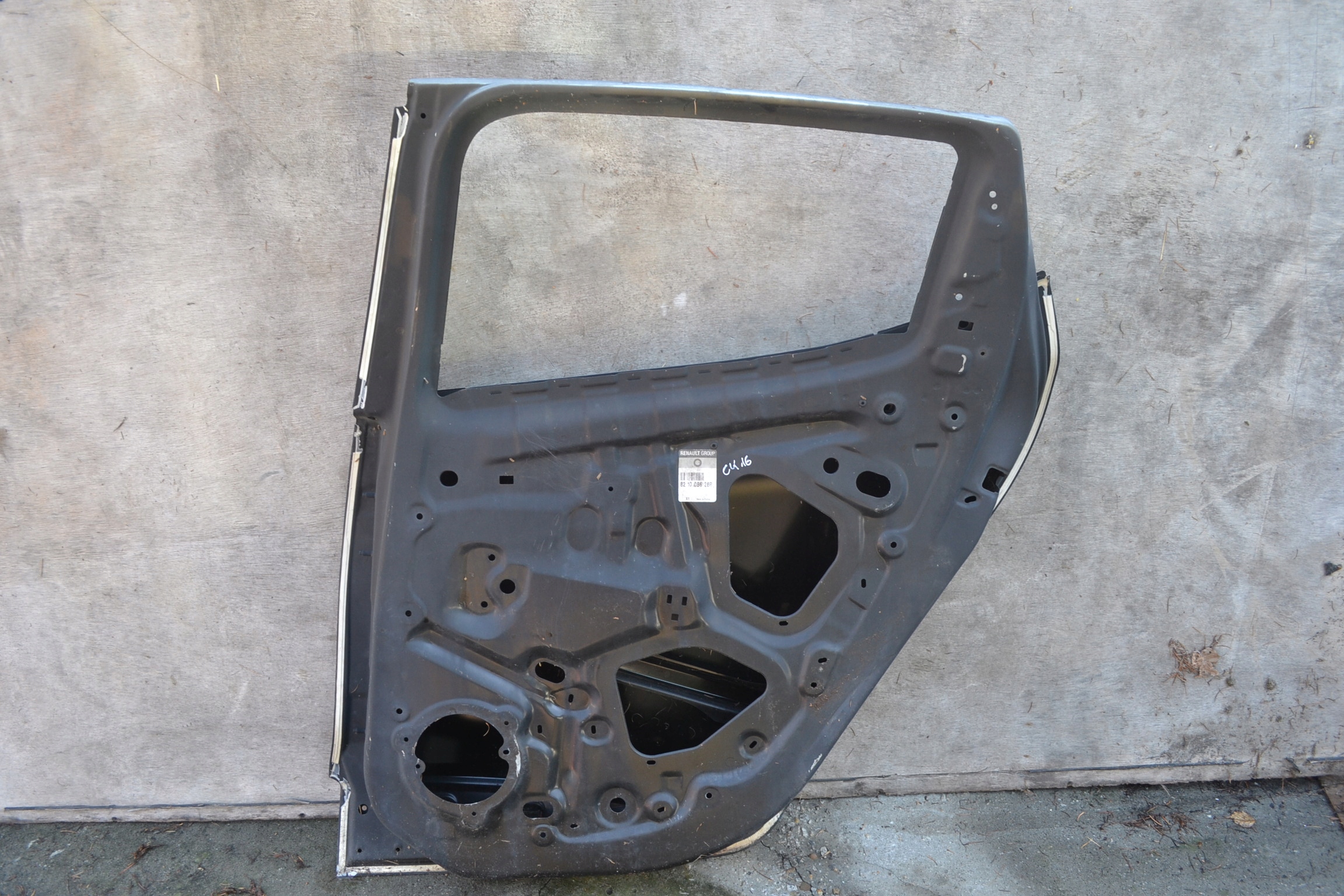 door right rear. right rear part RENAULT CLIO IV 4 HB
