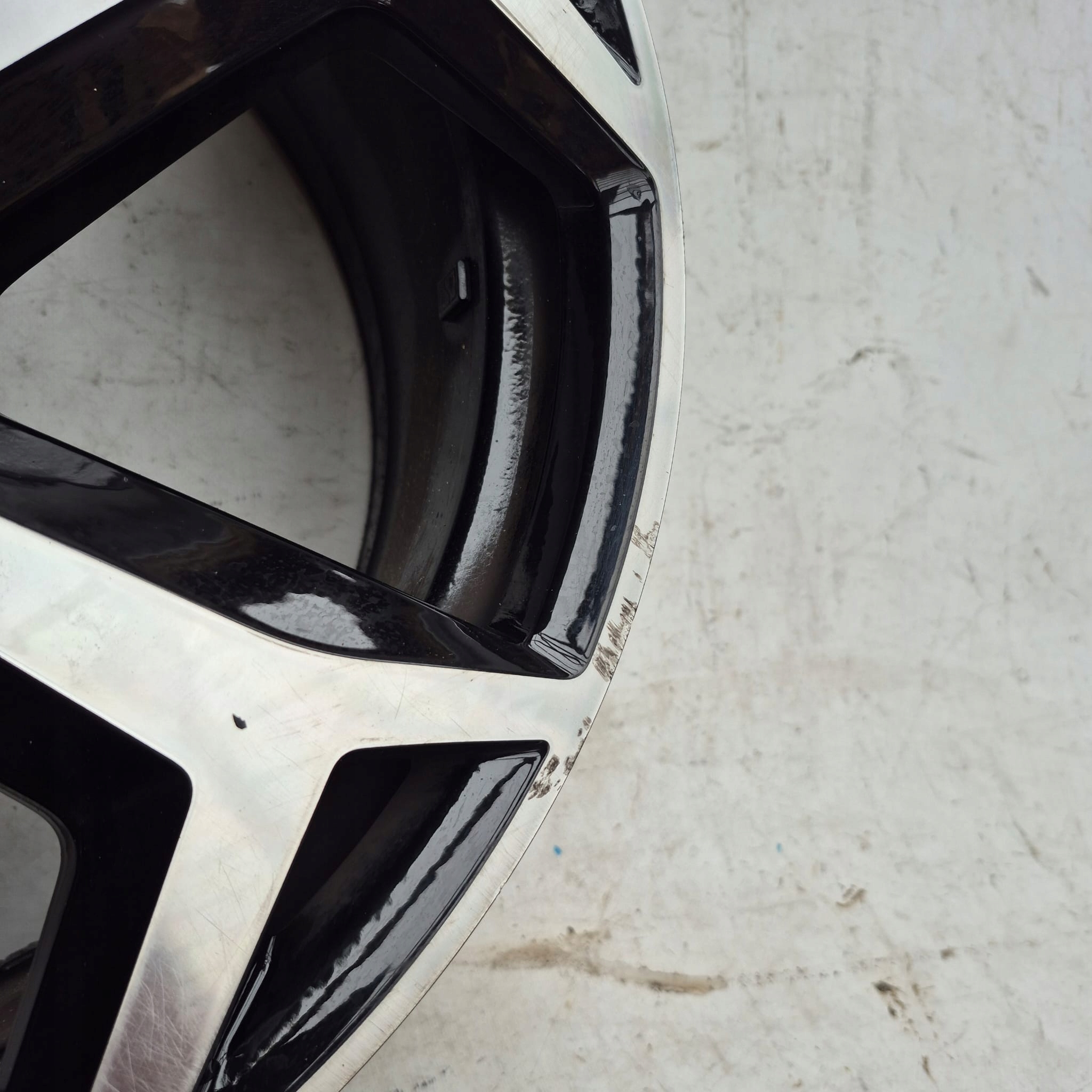VW PASSAT B8 disk hliníkový 3G0601025BG 18"