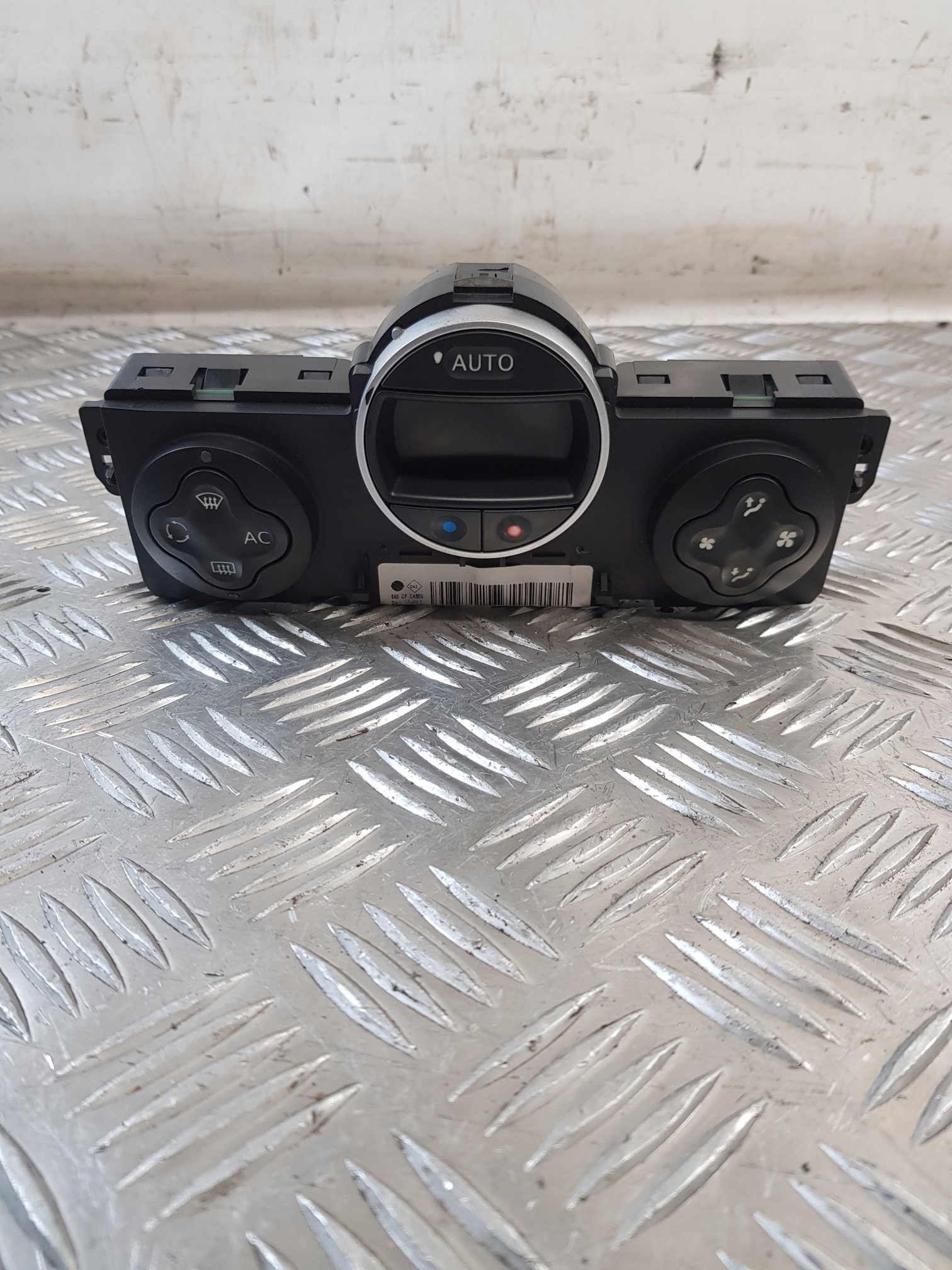 PANEL klími klimatizaci 8200296683 RENAULT CLIO III 06R
