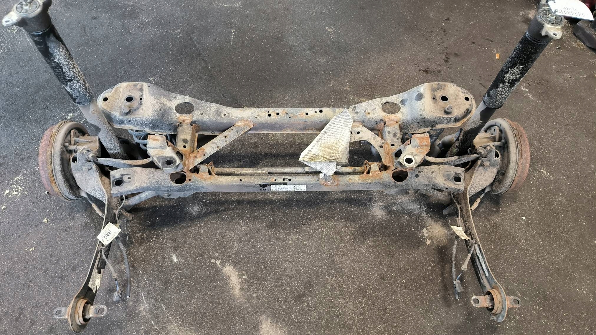 träger / Achsträger heck FORD FOCUS MK3 HB LIFT