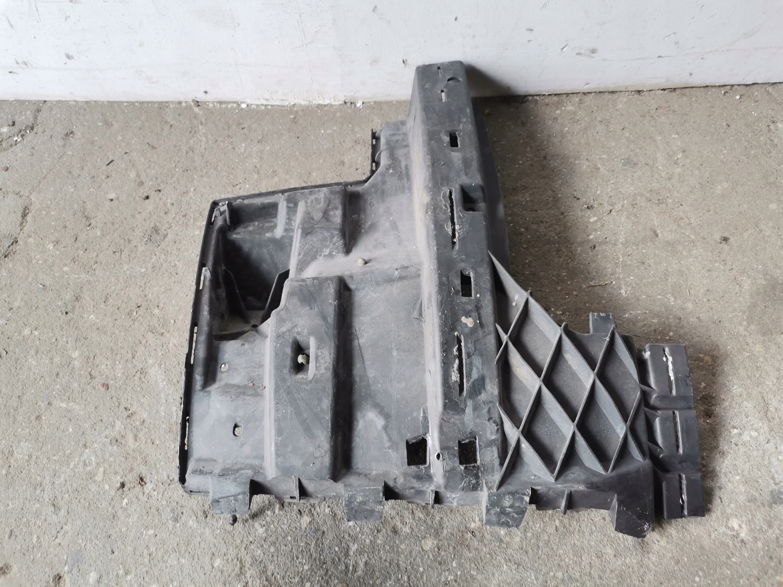 Support montage pare-chocs Arrière AUDI A8 D3 4E0807365A