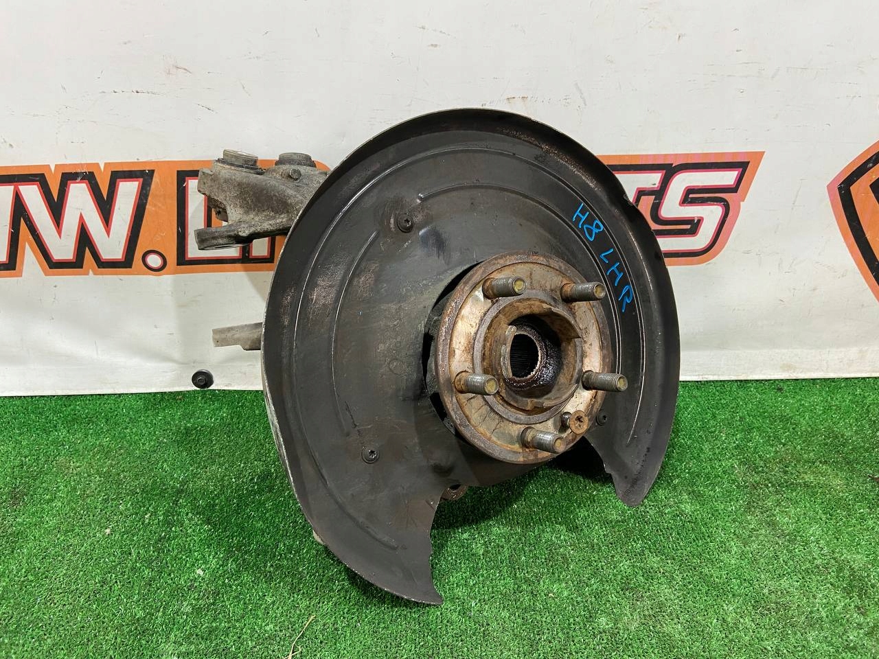 поворотный кулак левый RANGE ROVER L405 CPLA-5A969-AA