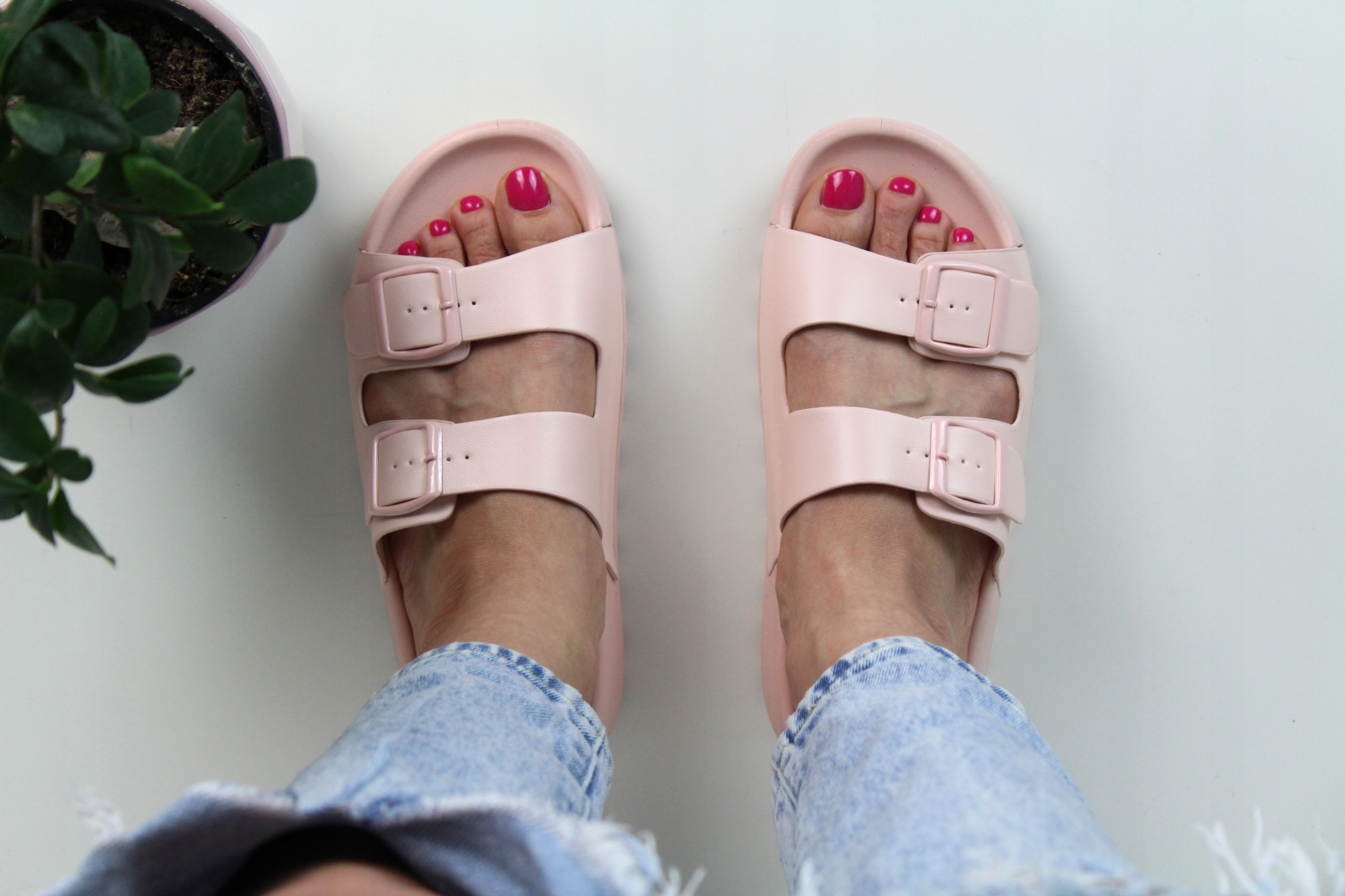 KLAPKI RÓŻOWE Z PASKAMI NA PIANCE + GRATIS 38 Marka Seastar