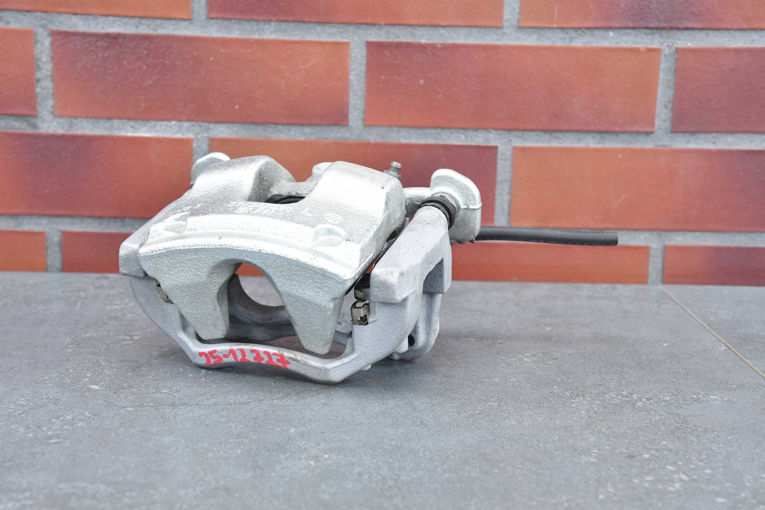 caliper pressure plate brake left front front MINI COOPER J05 11km