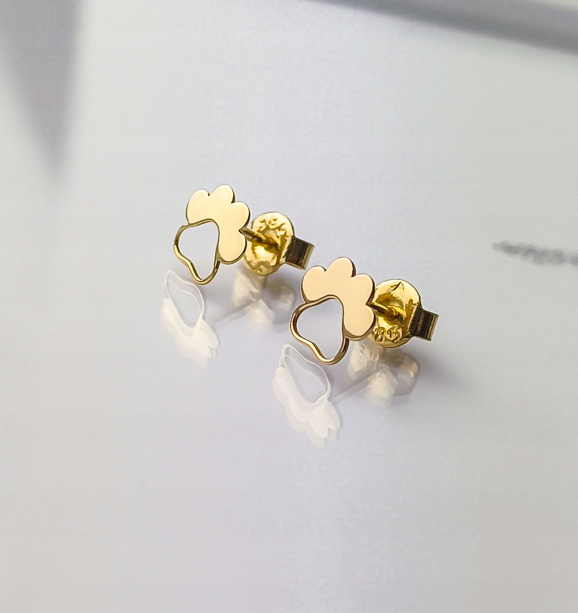 Zlaté náušnice s tlapkami pr.585