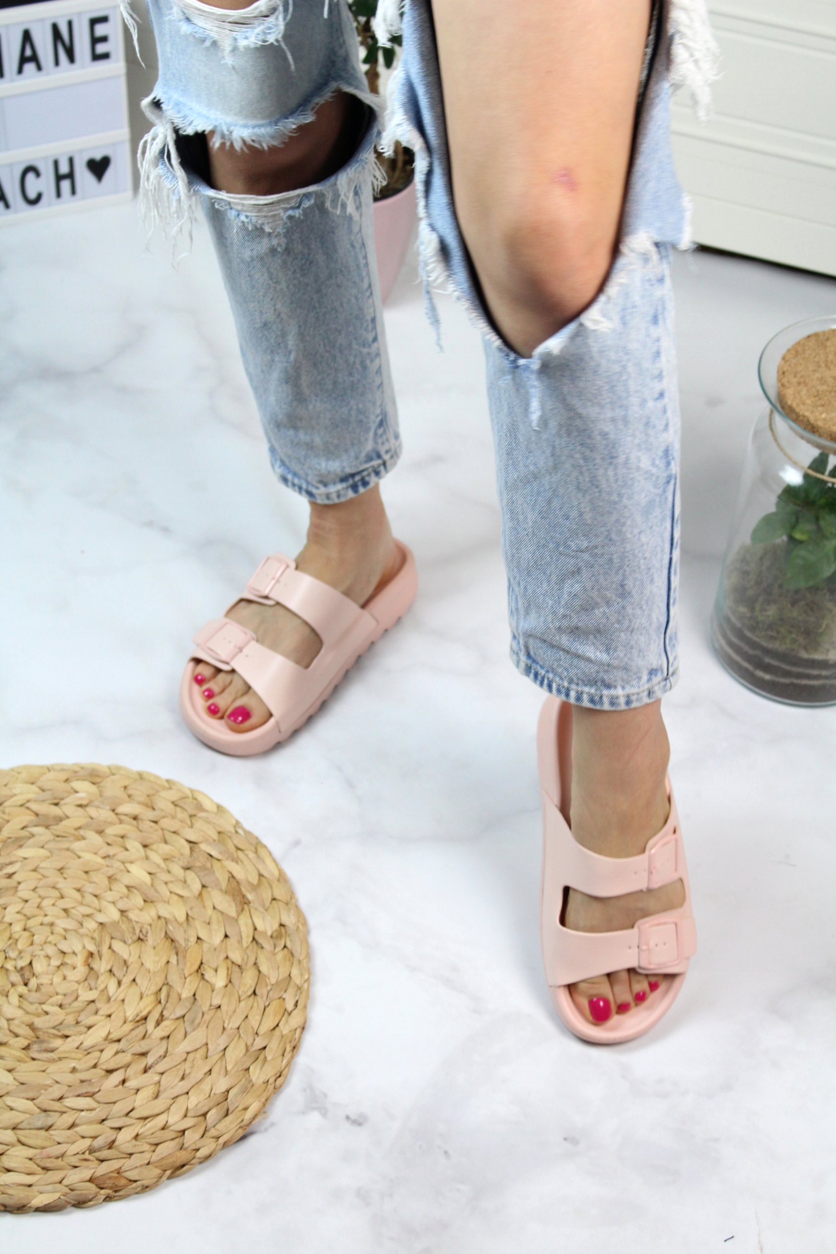 KLAPKI RÓŻOWE Z PASKAMI NA PIANCE + GRATIS 38 Rozmiar 38