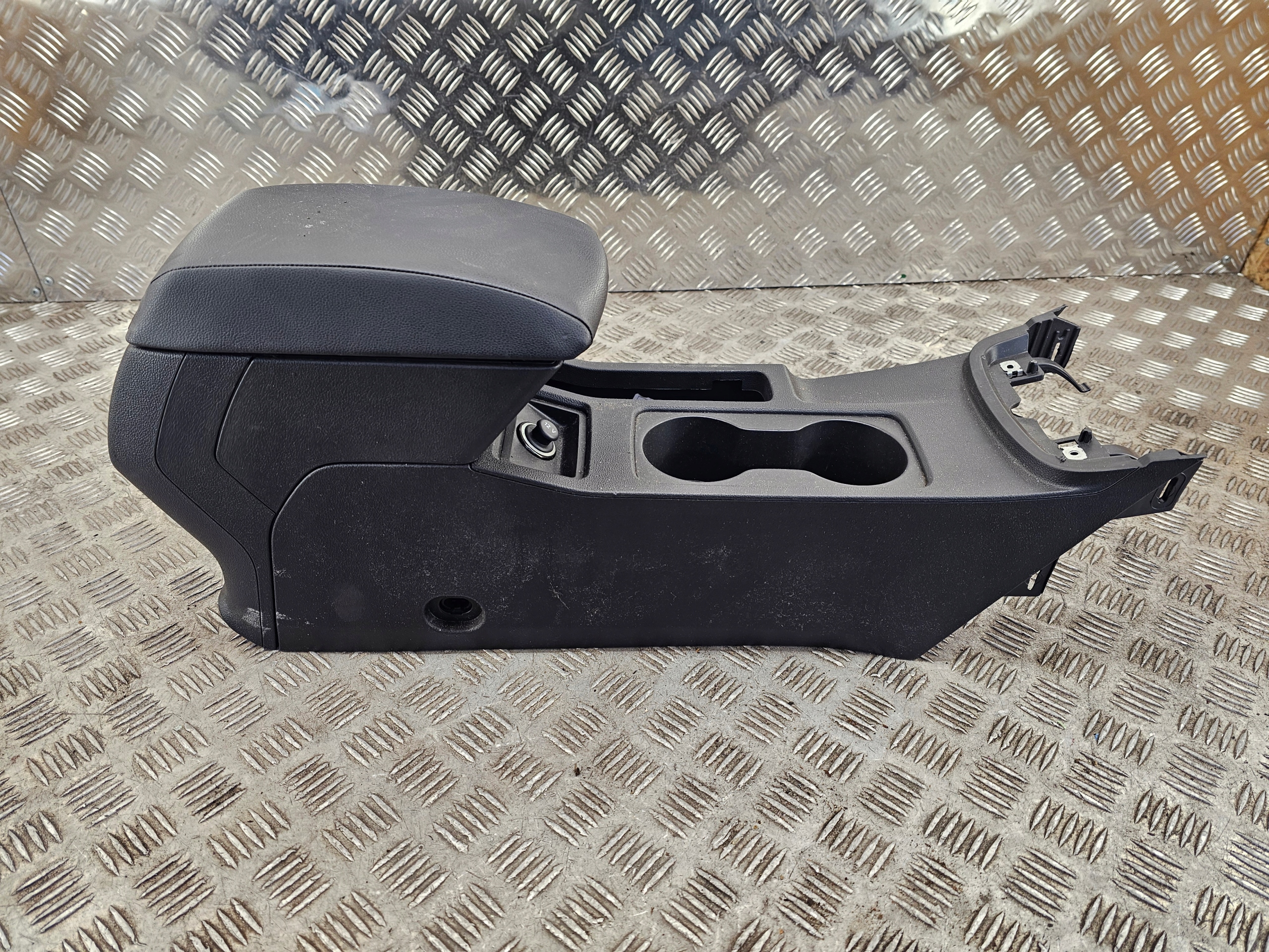SEAT LEON III armrest TUNEL central 5F0864981A
