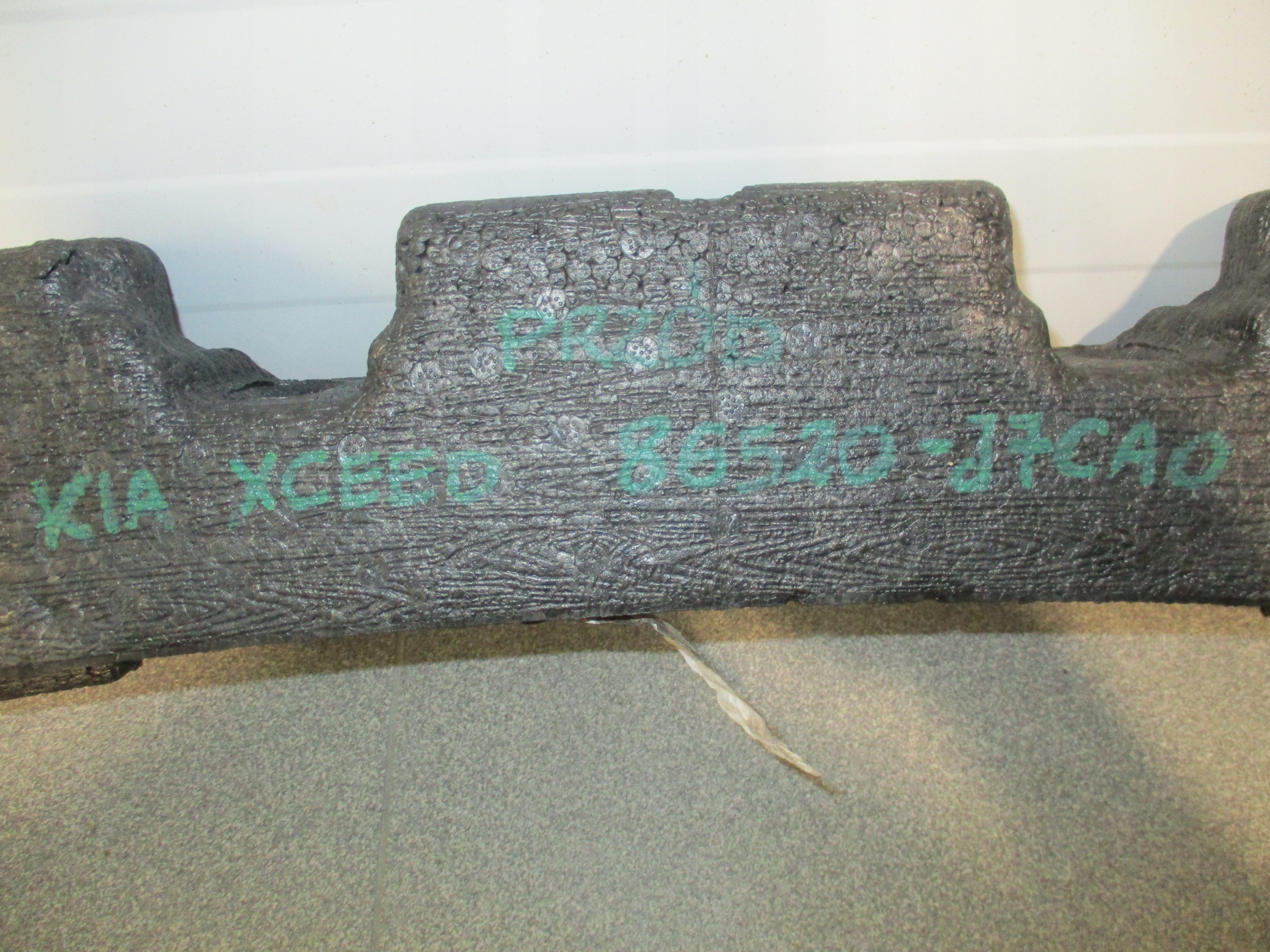 Absorber of a bumper front front Kia XCEED 19r- 86520-J7CA0