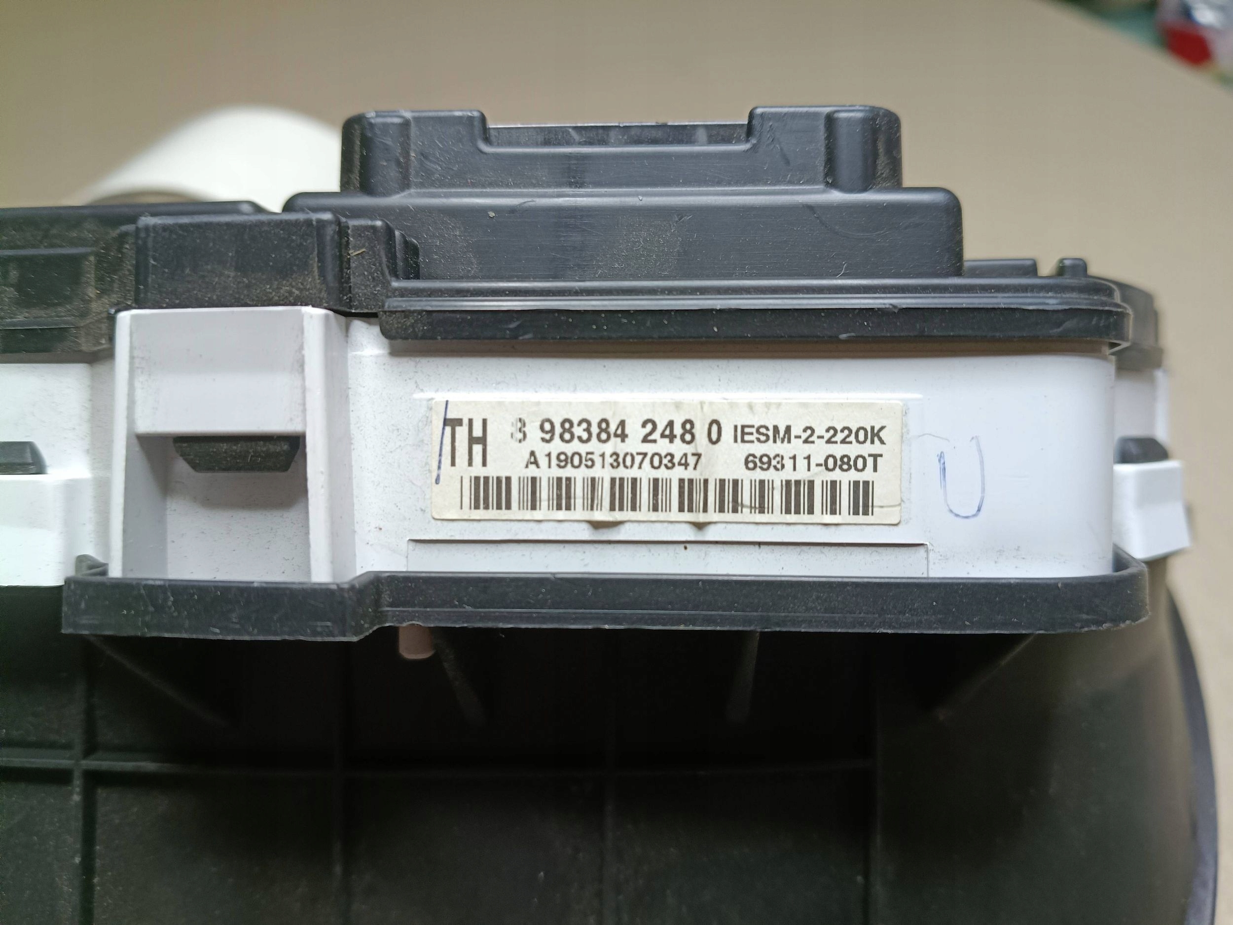 dials dials Isuzu D-Max 8983842480