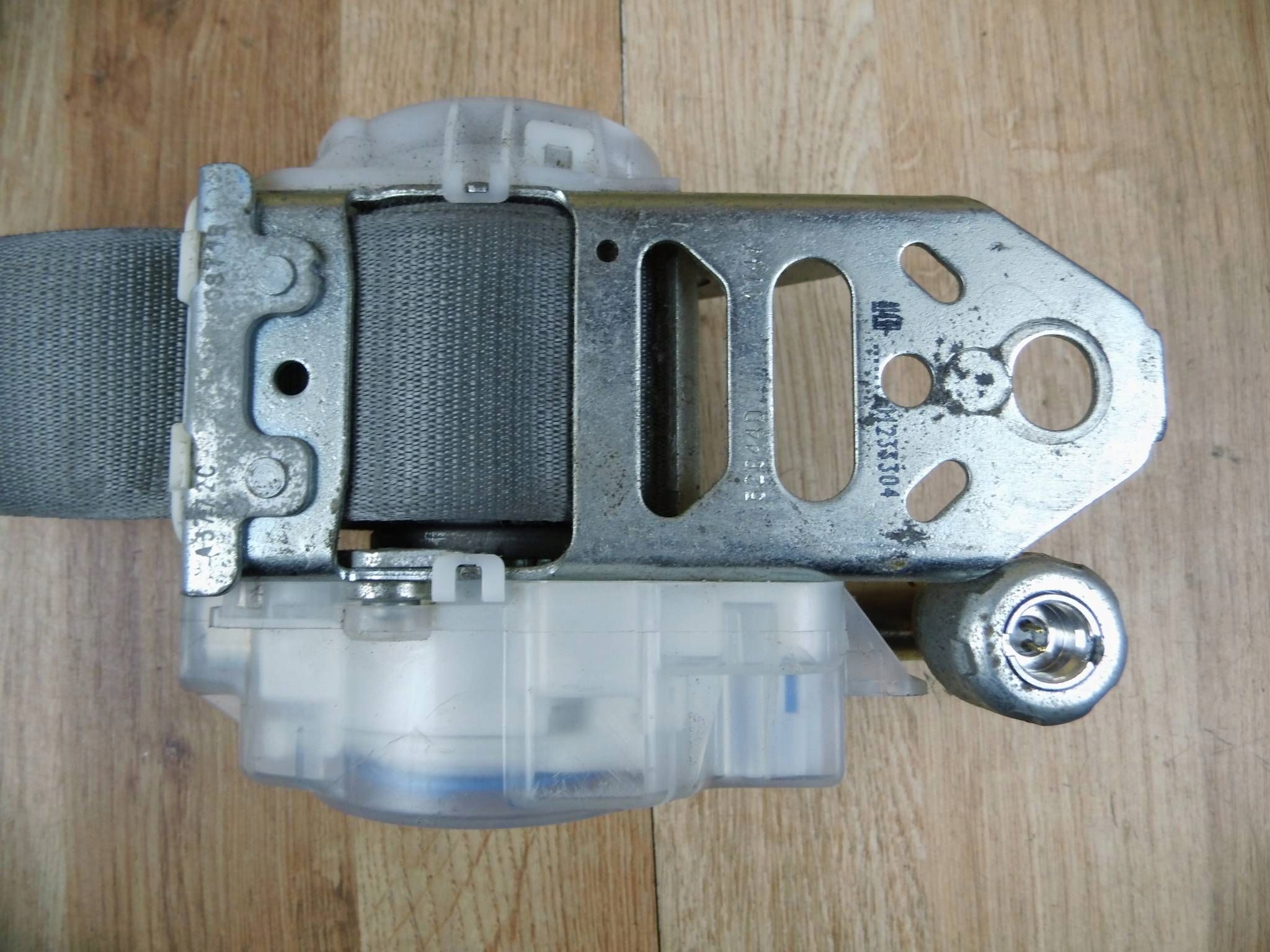 Toyota Sienna XL30 III tension belt safety left front front