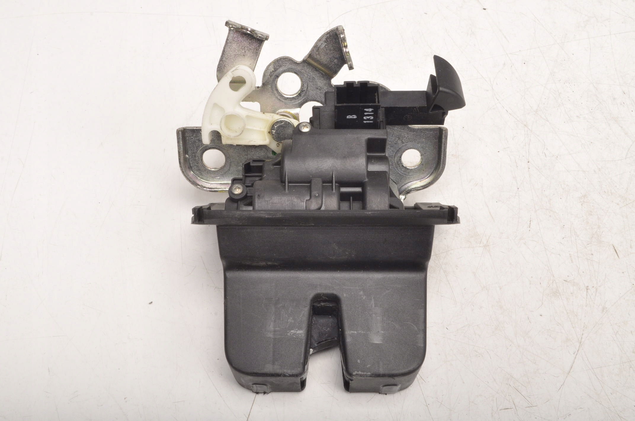 SKODA SUPERB II ЗАМОК БАГАЖНИКА 3T9827520