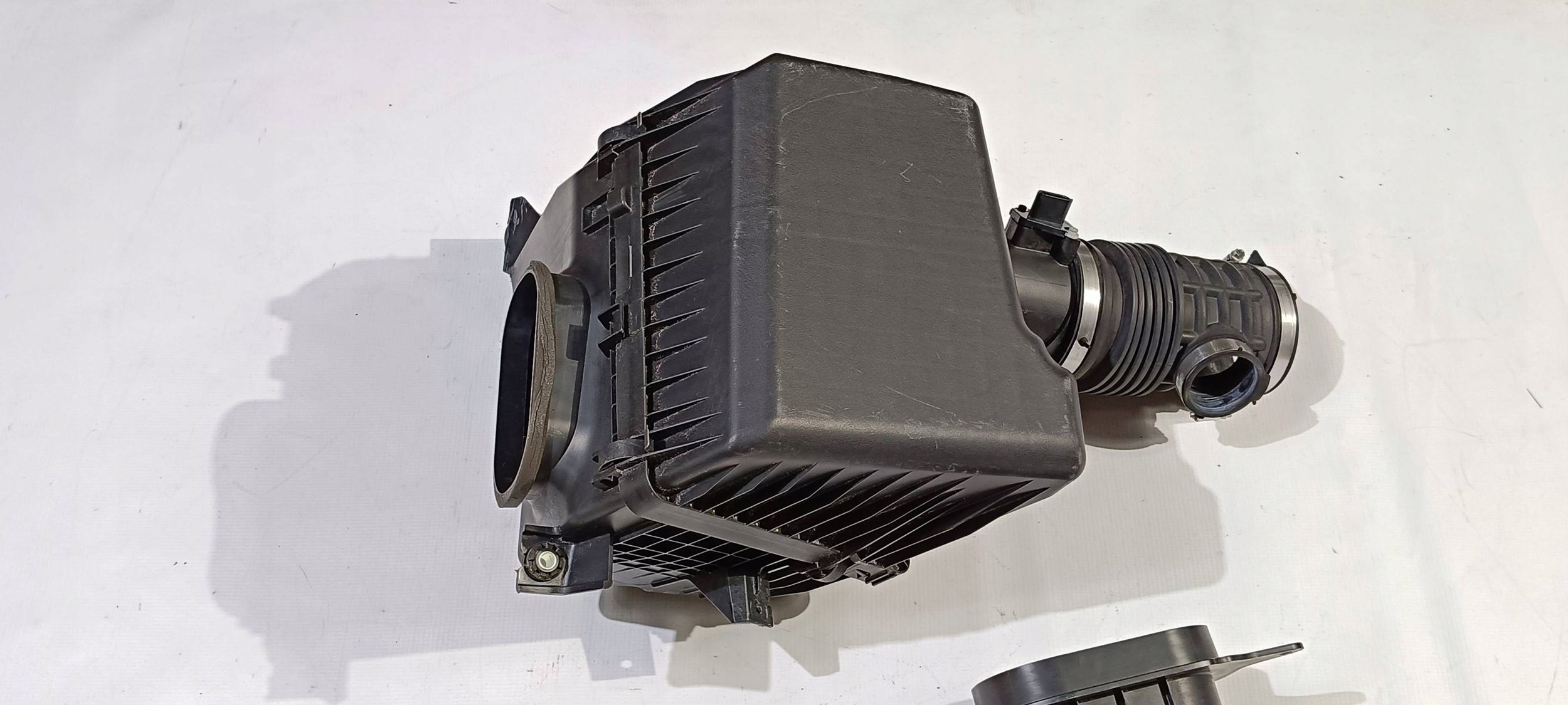 filter air cover complete Nissan Titan 5.6 2016