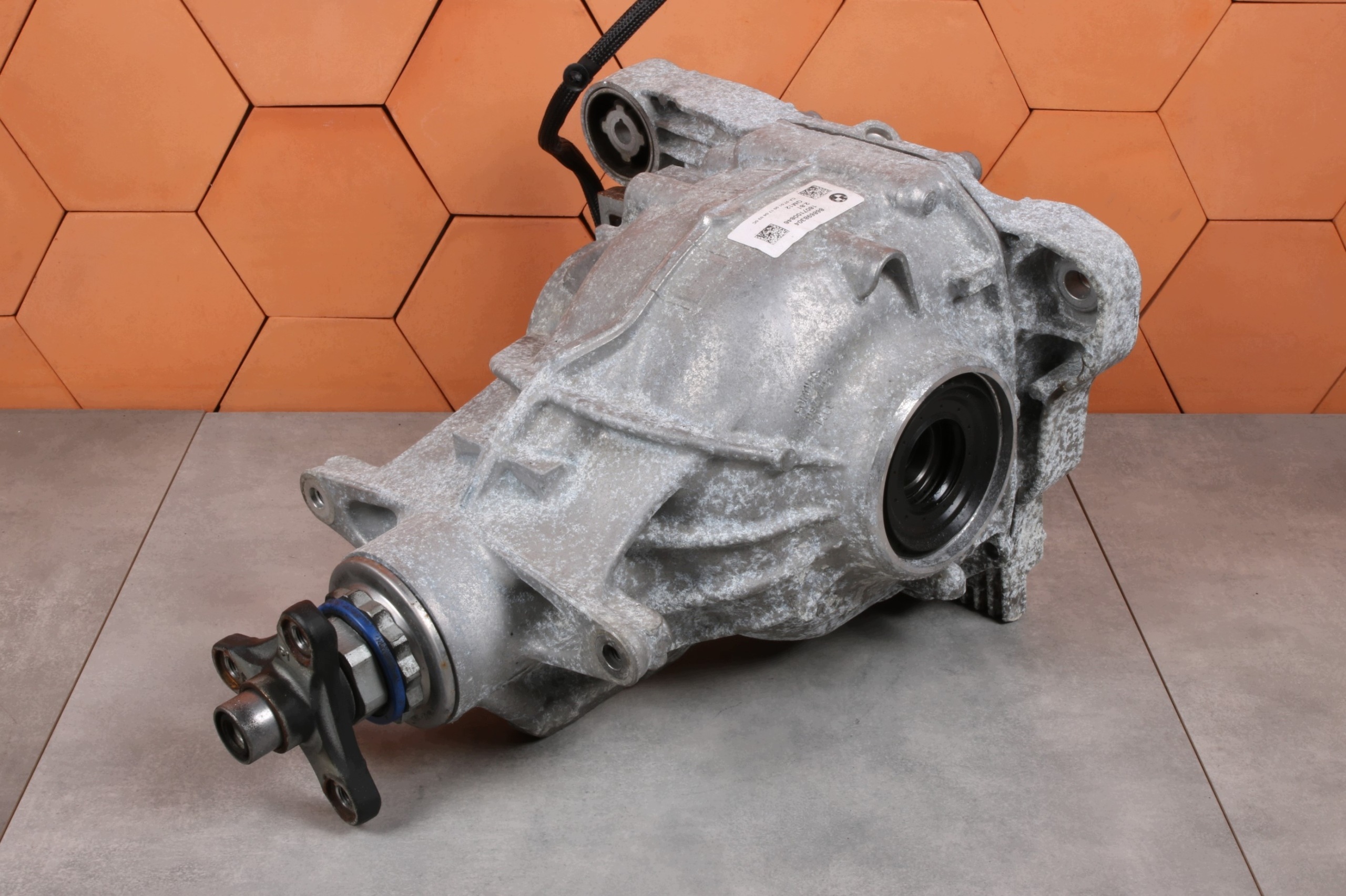 BMW G14 G15 G16 M850iX G30 M550iX differenciál hátsó differenciál differenciál 2.81 8686983