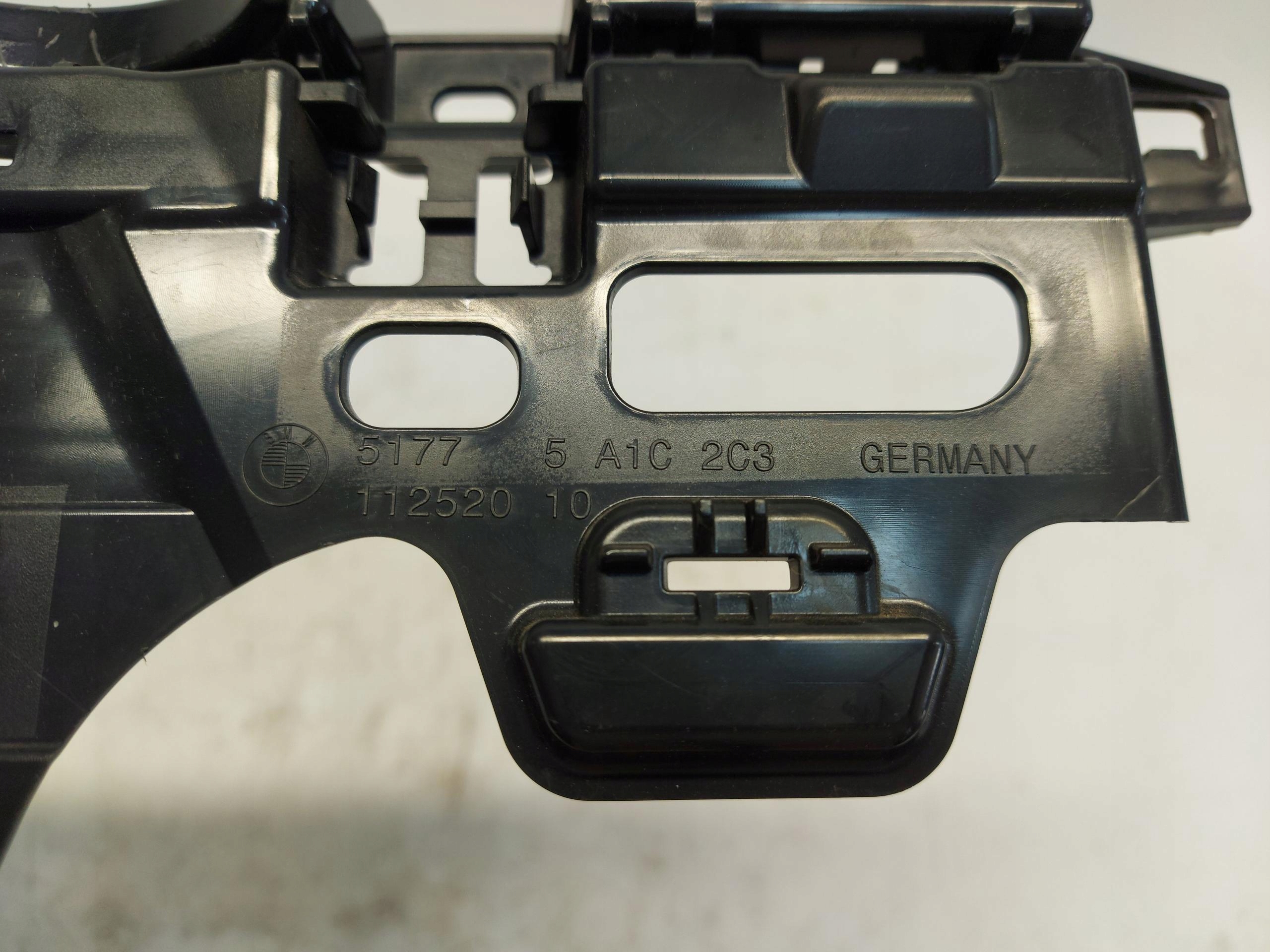 BMW 5 G60 Supporto staffa MINIGONNE sinistra medio 5A1C2C3
