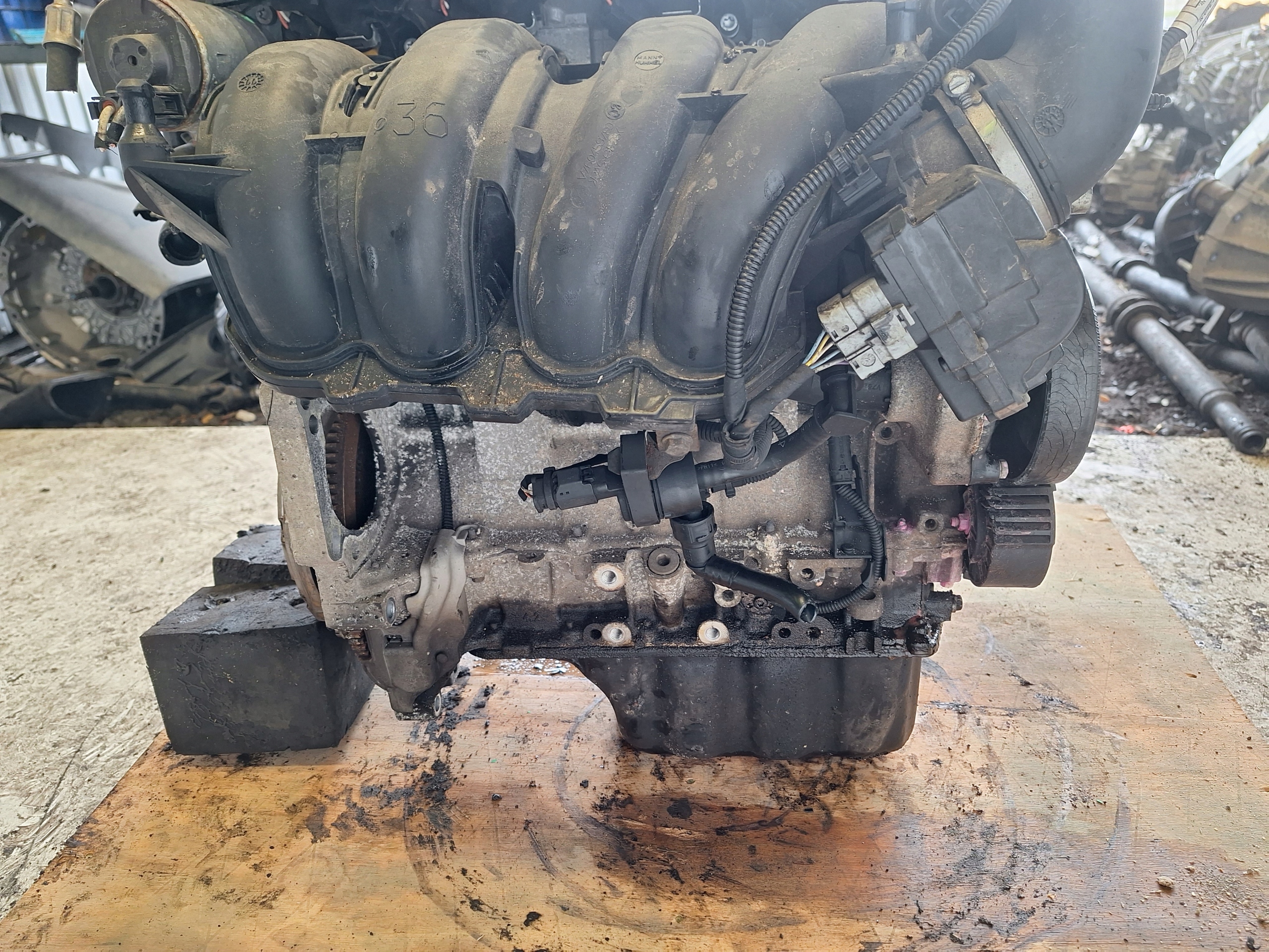 MINI COOPER 1.6 16V 120KM 90KW engine 16V N16B16A