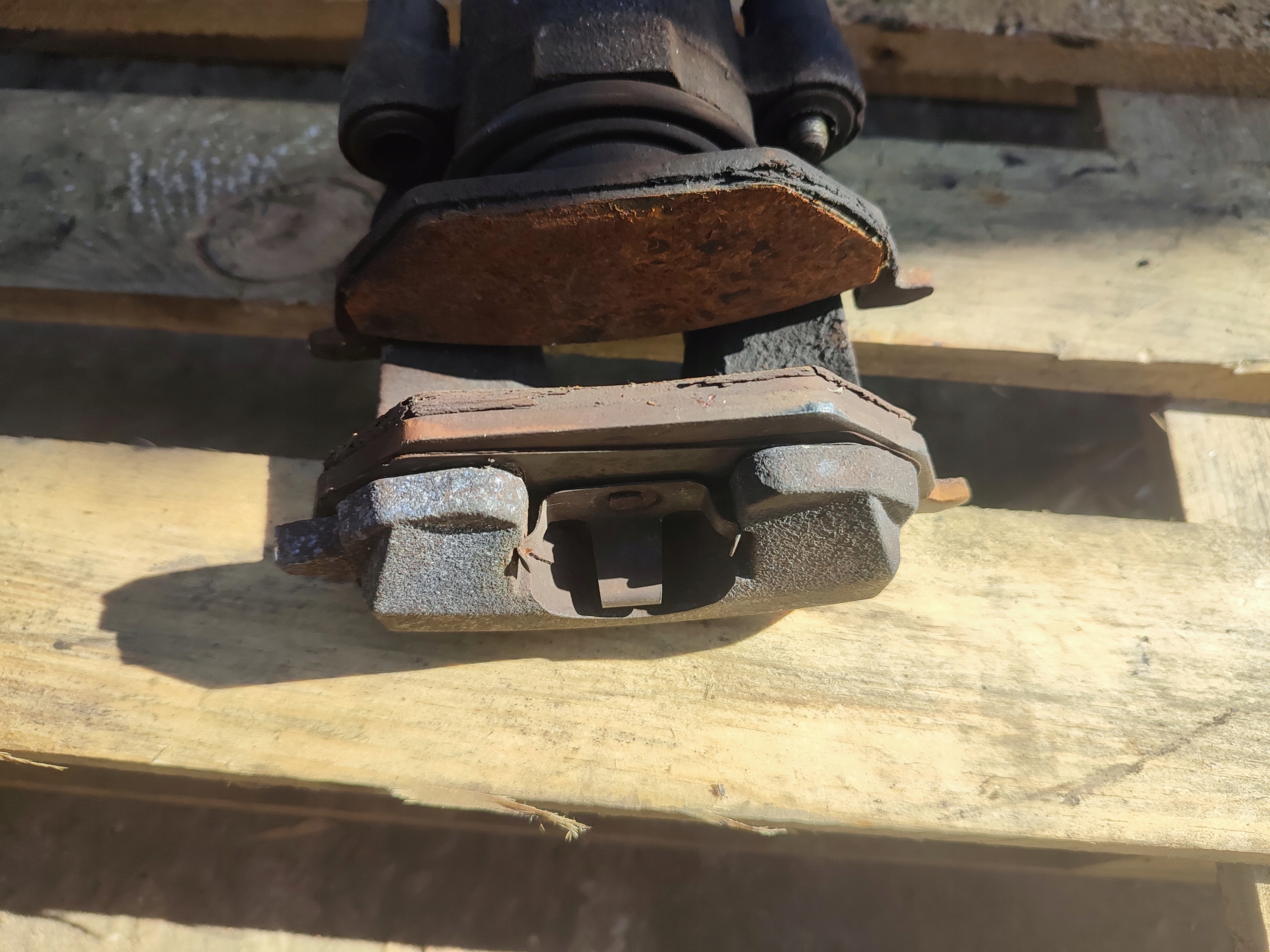 caliper brake right front VOLKSWAGEN SEAT SKDOA 2Q0615106
