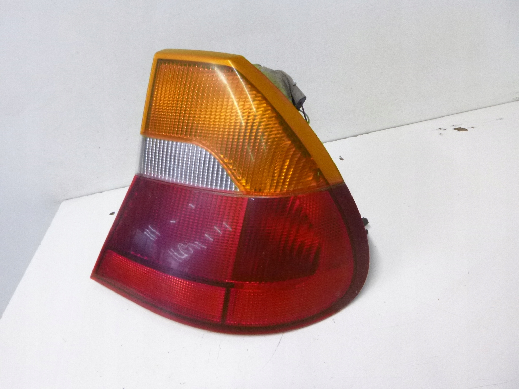 feu arrière Chrysler 300M 2001