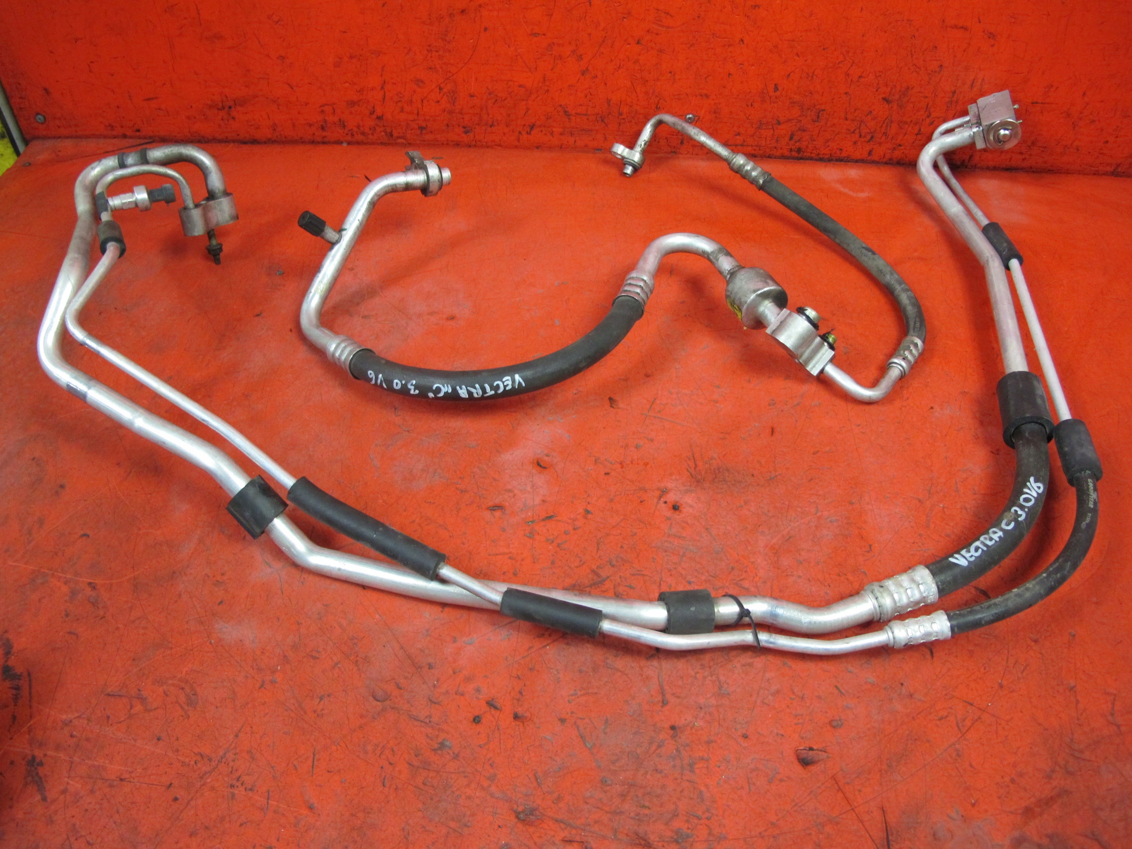 OPEL VECTRA C GTS 3.2 V6 hadice klimatizaci KPL