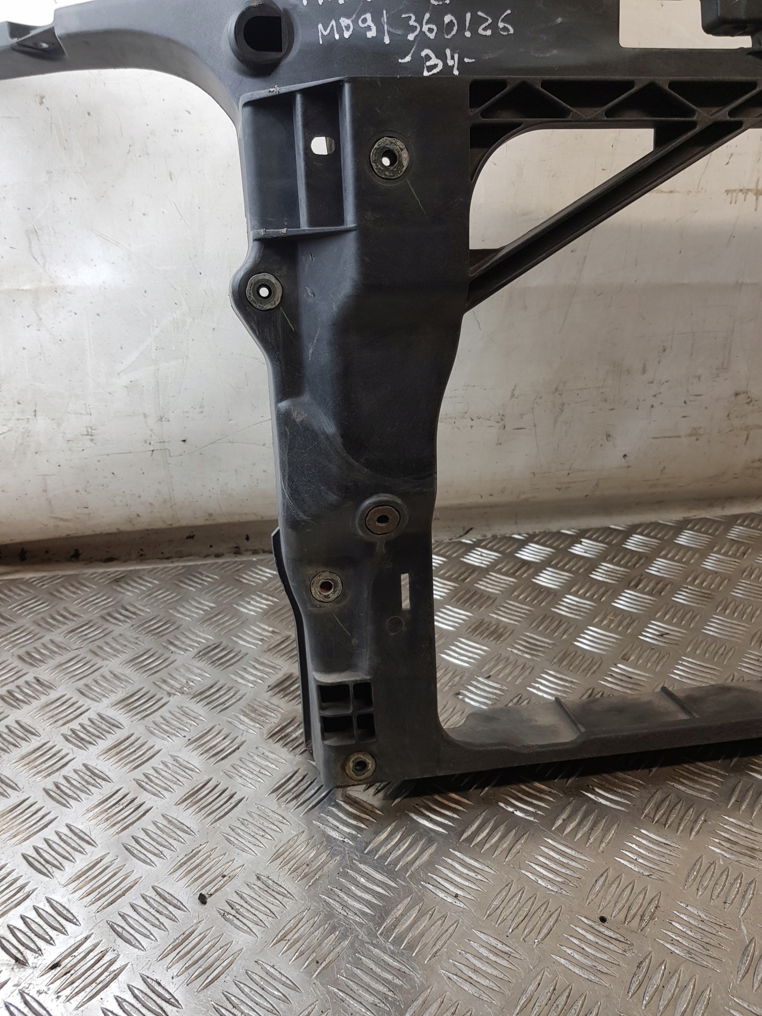 support panel for radiators pillar iron BP4K53110 MAZDA 3 and BK 1.6 05R