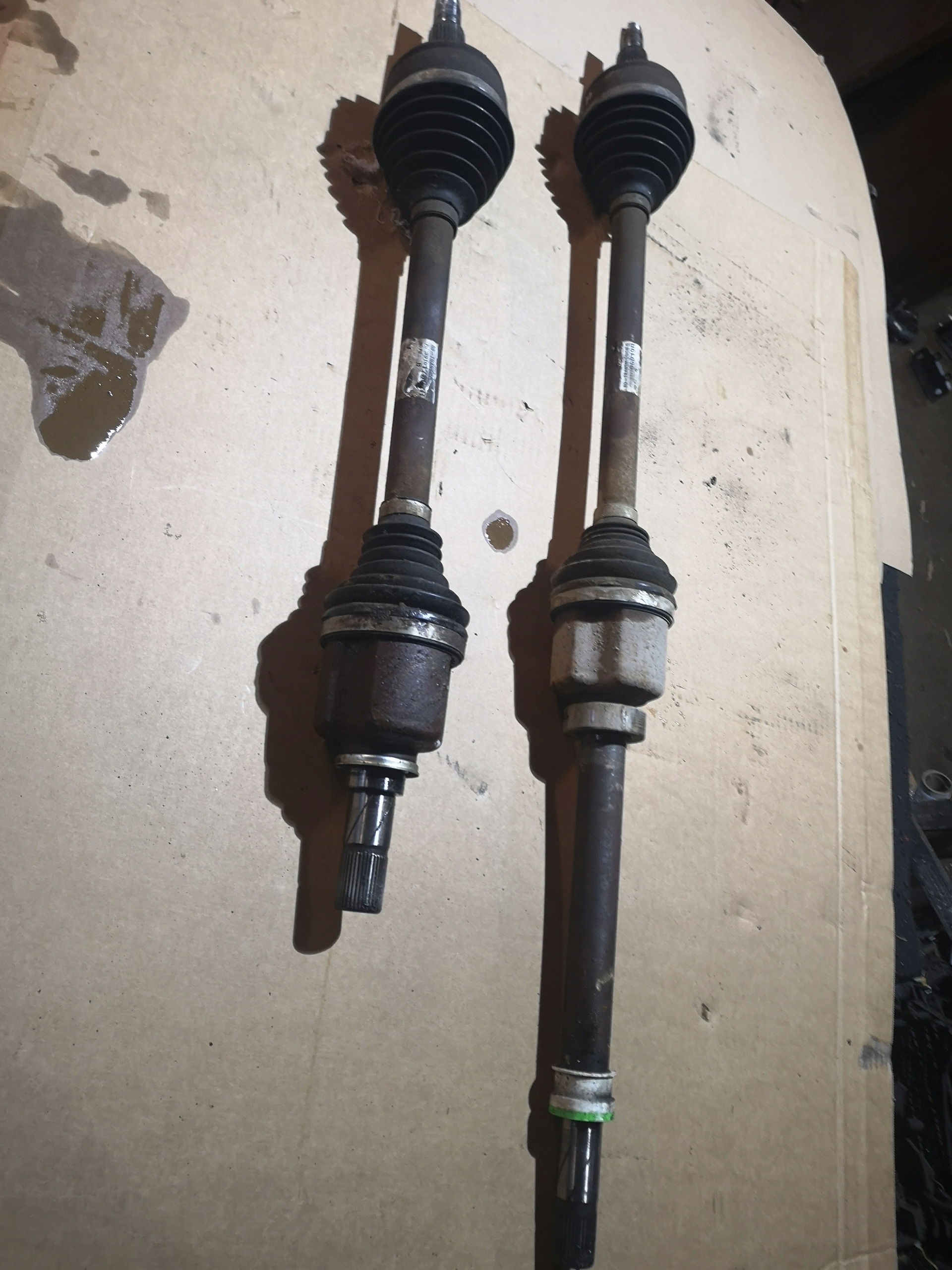 2.3DCI - ПРАВА ПІВВІСЬ MASTER IV 2.3 DCI 2020 391006019R