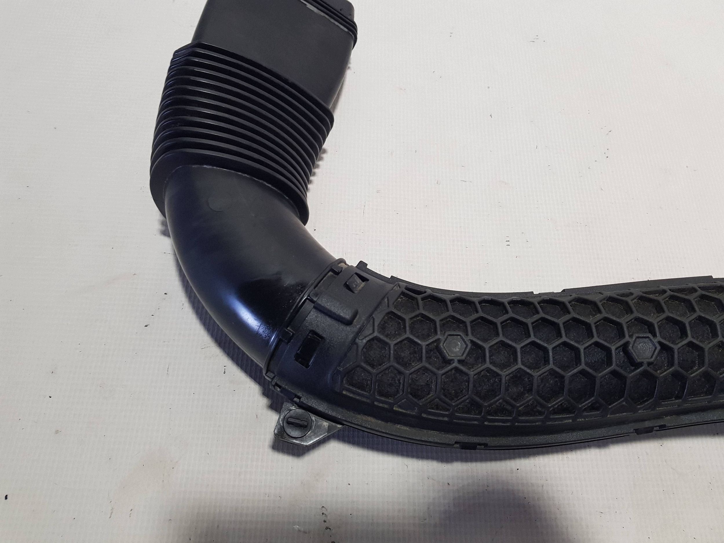 pipe air hose Mercedes C W205 2.0 A2740901000
