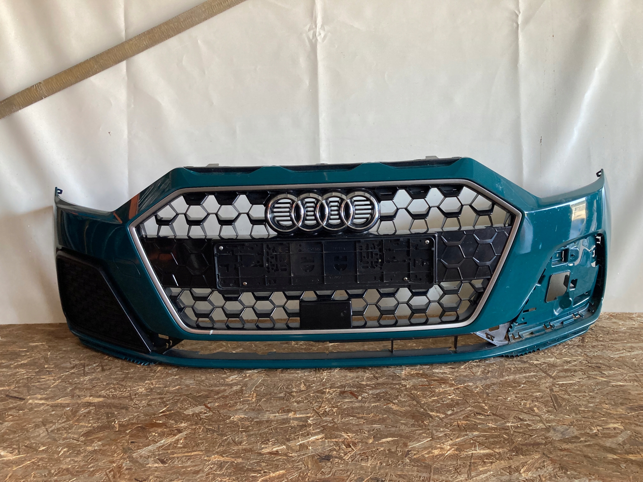 AUDI A1 II 2018- БАМПЕР PRZEDNI2a807437a