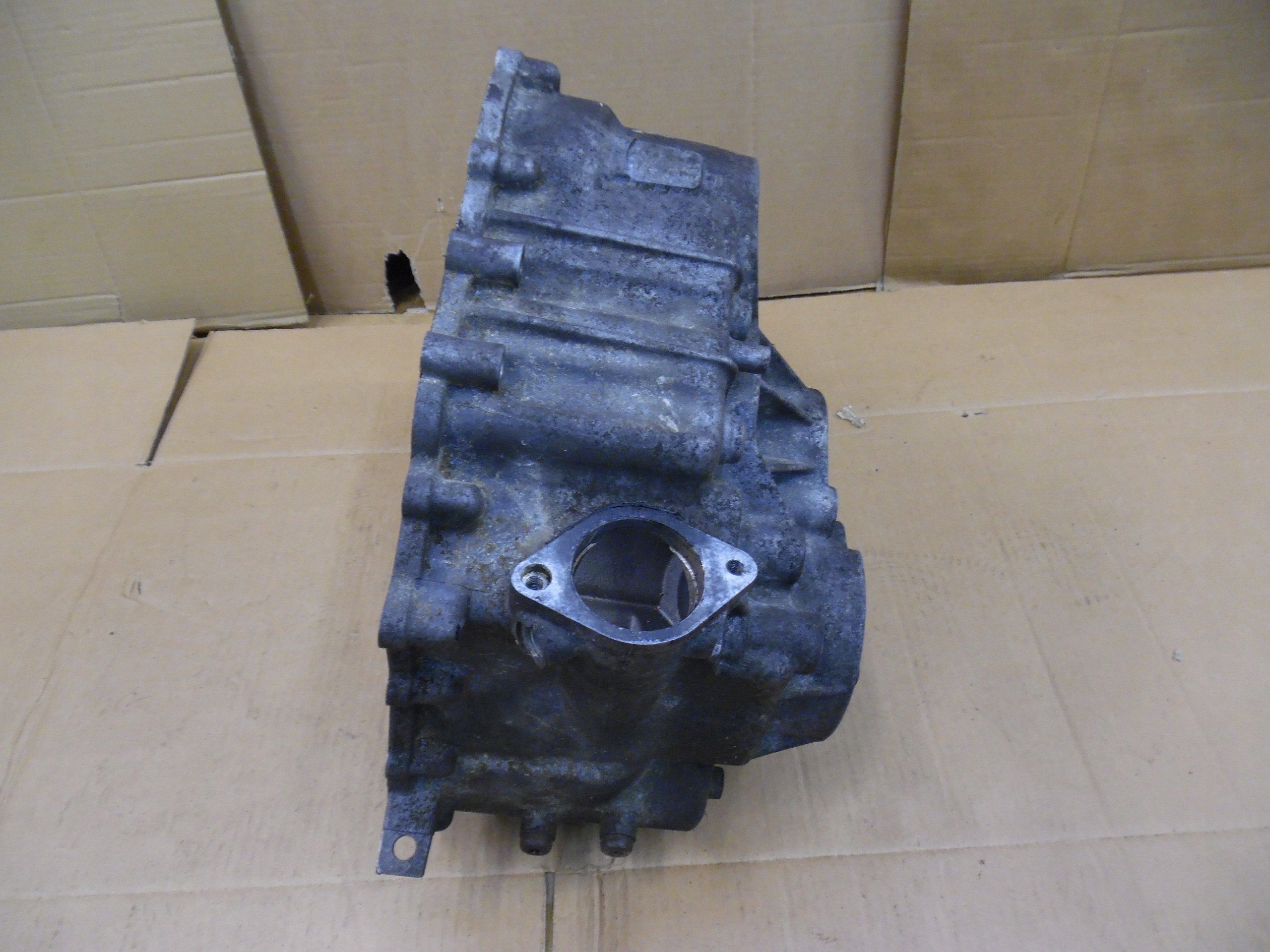 VW T5 2.5 TDI 03- GEHÄUSE GETRIEBE GETRIEBE