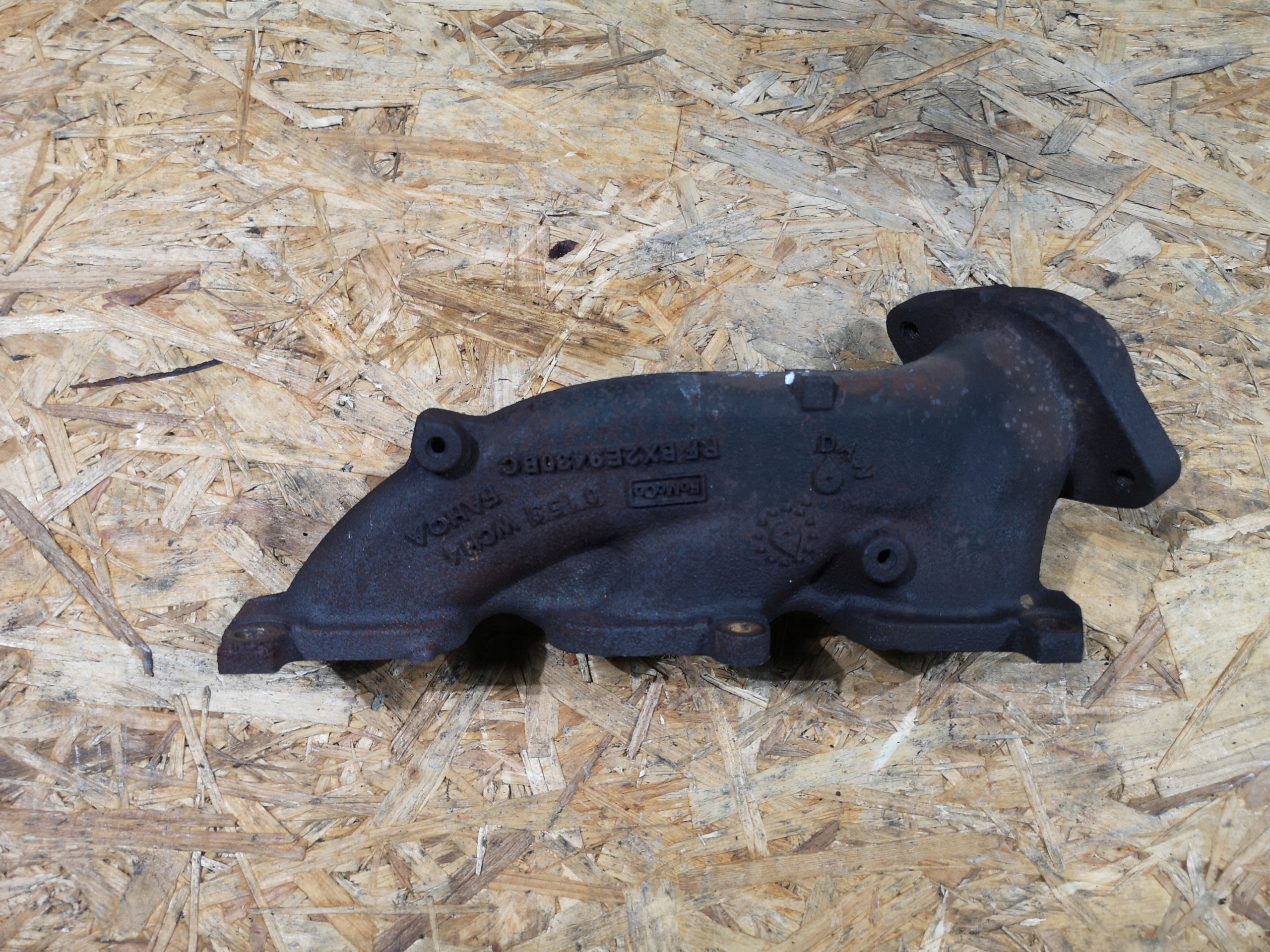 BX2E9430BC - Выпускной коллектор правый Ford Mustang 3.7 v6 11-14