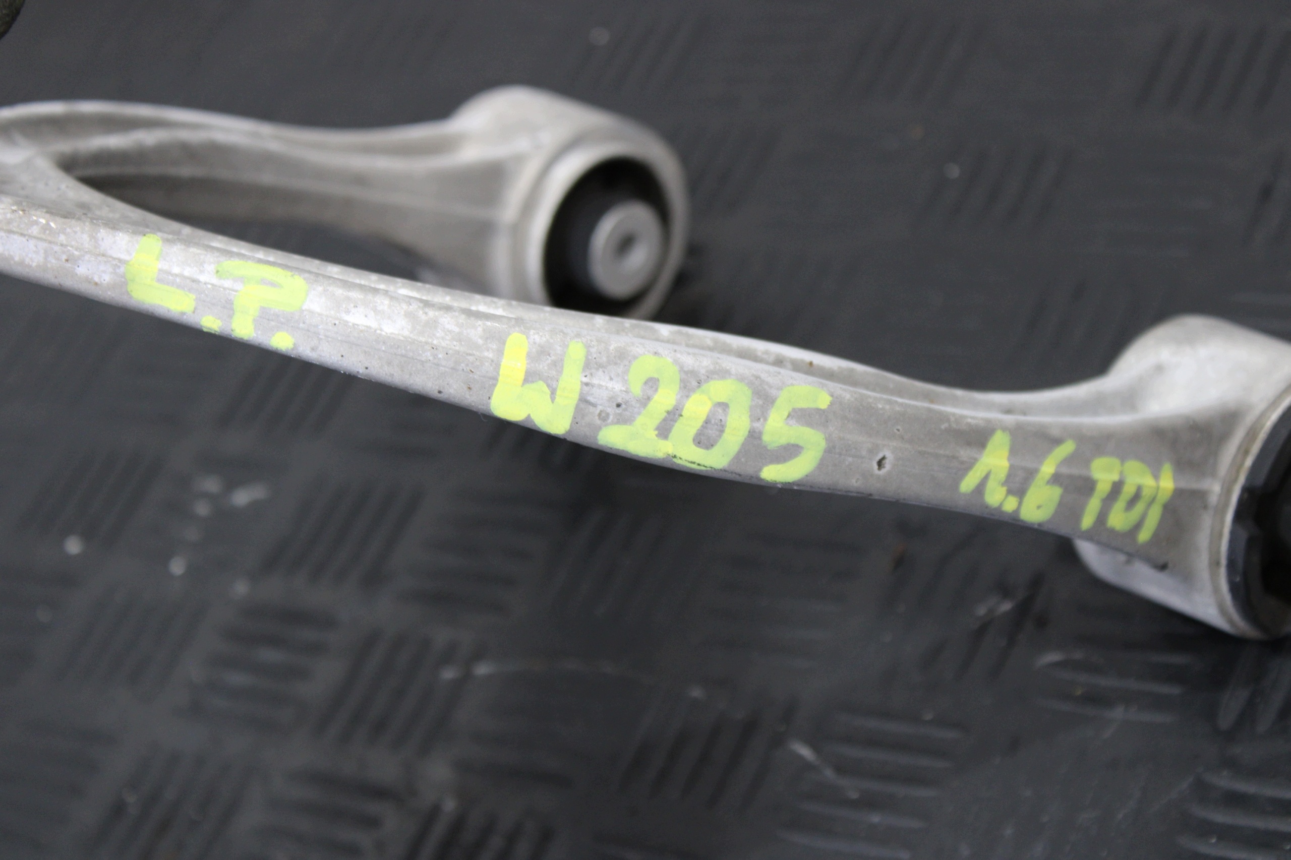 arm upper left front MERCEDES C-KLASA W205