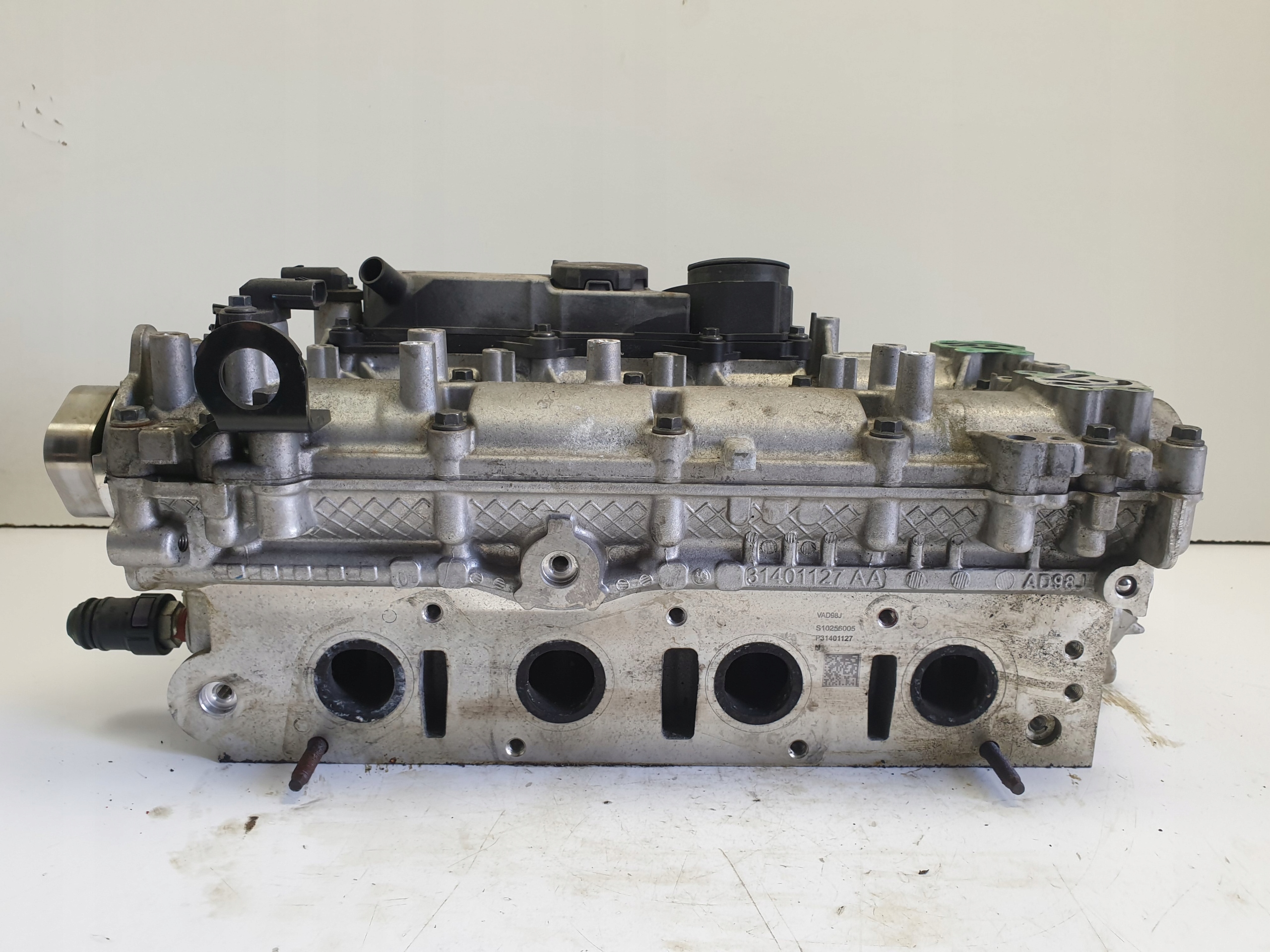 Volvo V40 II 1.5 T2 GŁOWICA CYLINDRÓW 31401127AA B4154T2 Typ samochodu 4x4/SUV Samochody osobowe