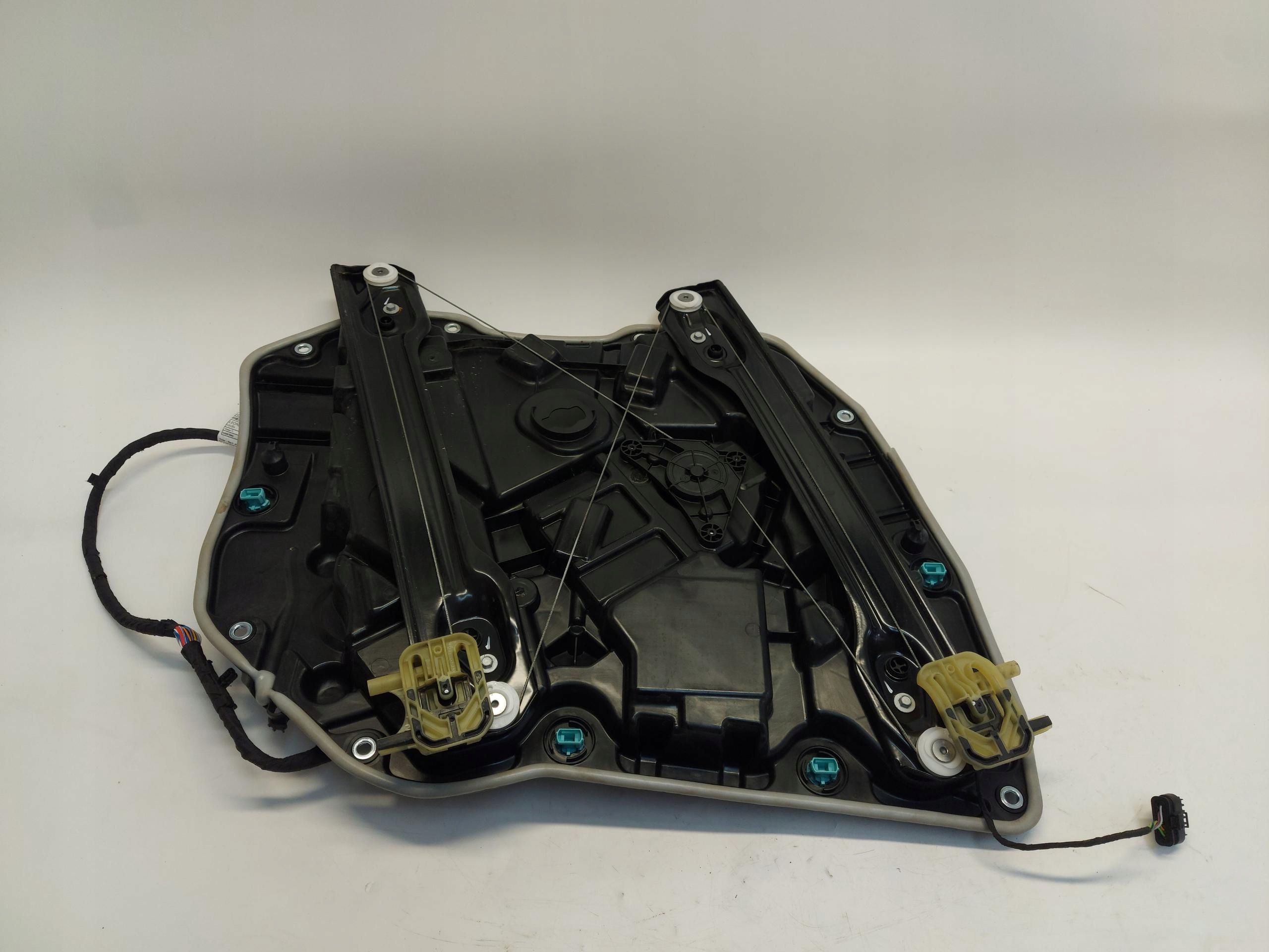 BMW U06 200i window regulator mechanism front right 5A104C2