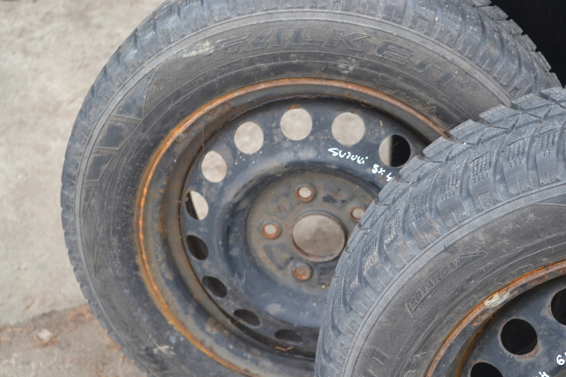 wheels discs metal tyres SUZUKI SX4 195/65 R15