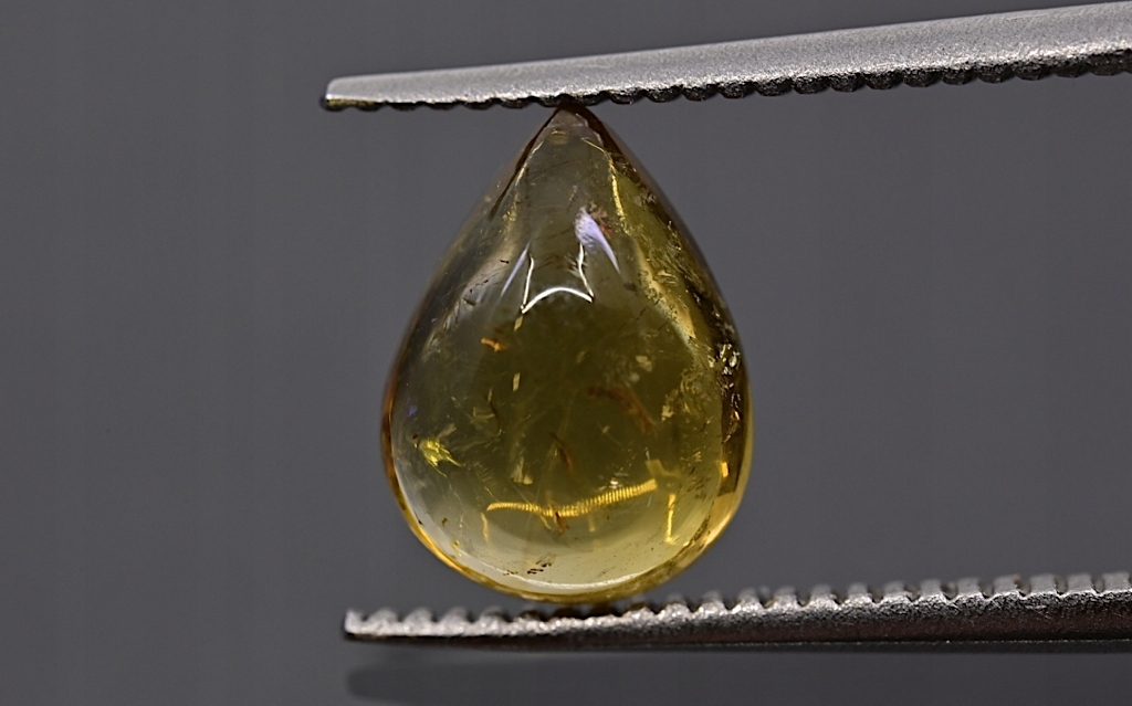 Turmalín kabošon slza 8,8x6,5 mm