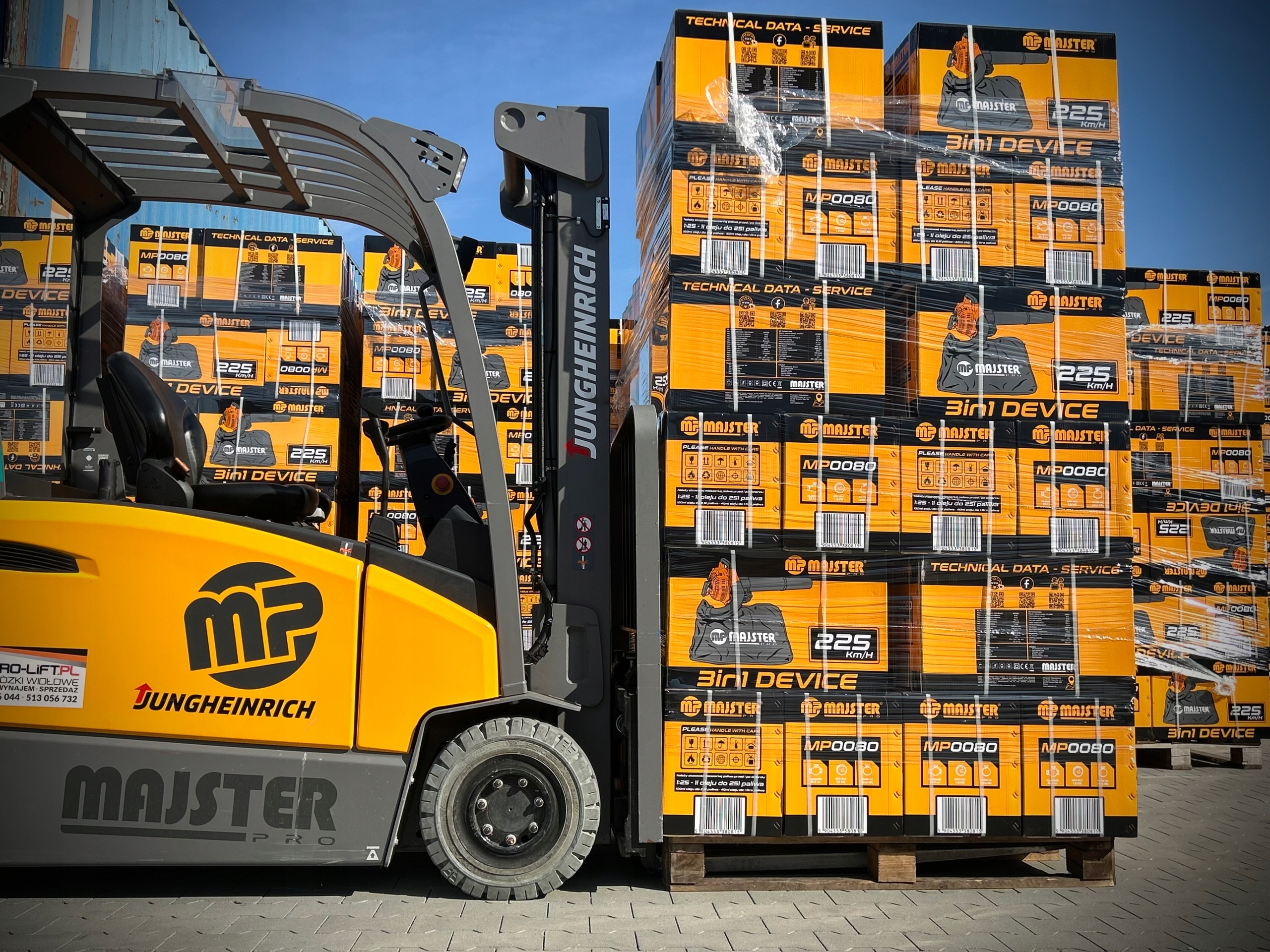 DMUCHAWA SPALINOWA OGRODOWA ODKURZACZ z ROZDRABNIACZEM LIŚCI MP0080 Majster Prędkość przepływu powietrza 225 km/h