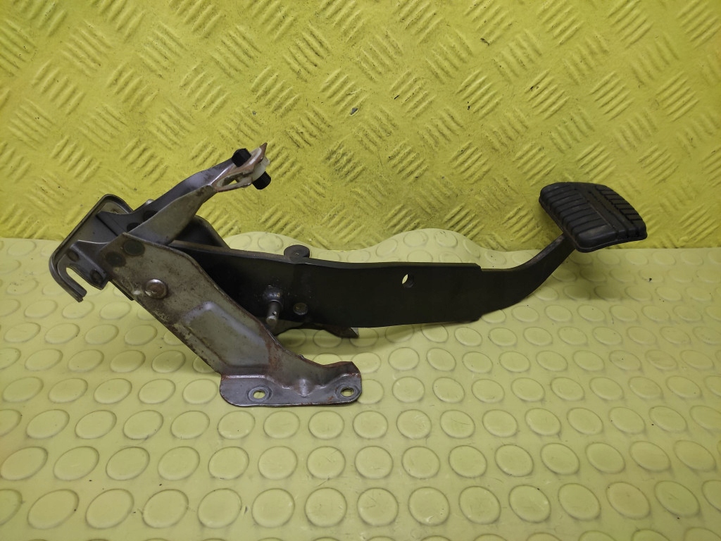 MITSUBISHI PAJERO 3 3.2 DID PEDAL Bremse