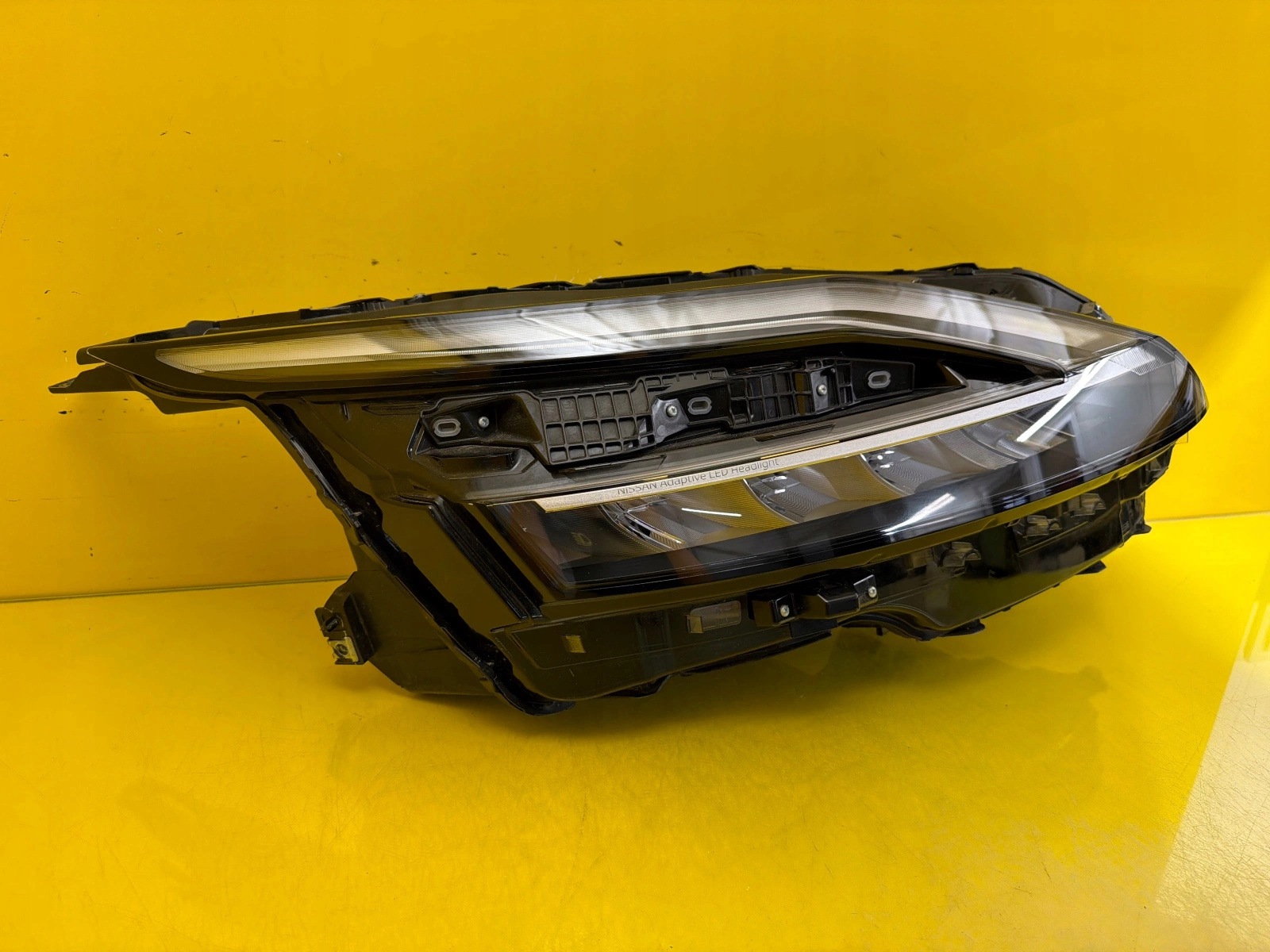 light right Nissan Qashqai 2021- Full Led 100-8D02J