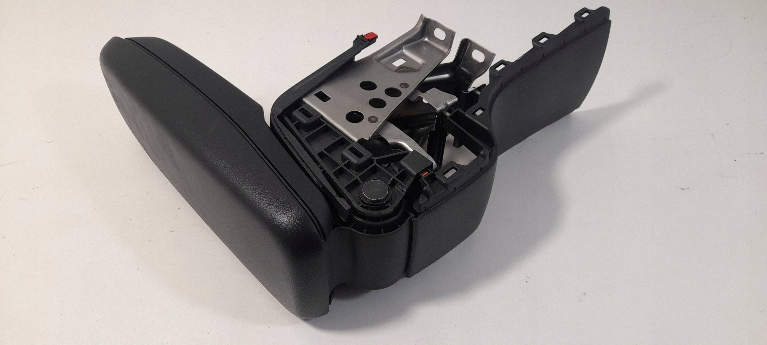 Toyota Yaris IV XP210 armrest passenger compartment 58901K0020 (YA4)