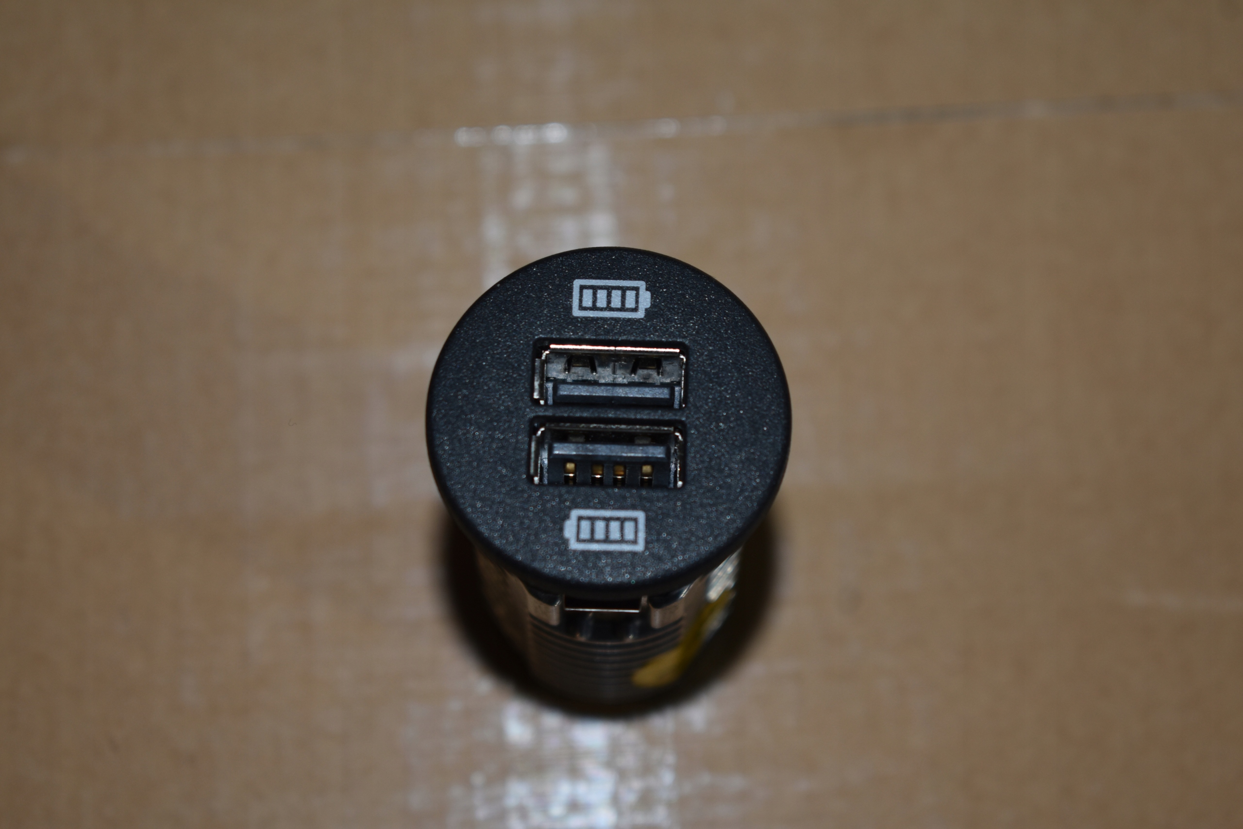 IDEALNY PANEL ZLACZE USB PORSCHE PANAMERA 971 1