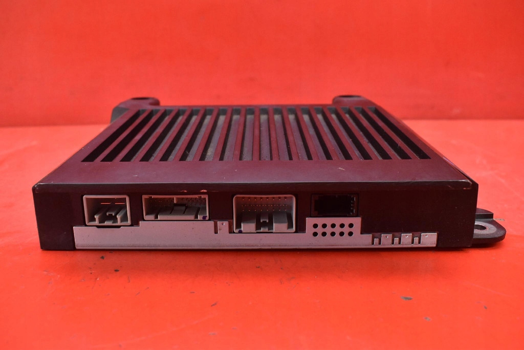 AMPLIFICATORE RADIA 31310010 VOLVO XC60 1 e 08-13