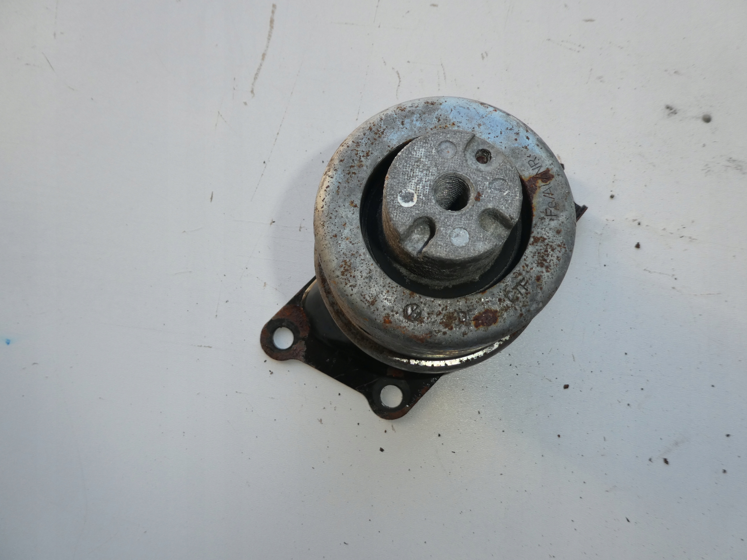 engine mount VW T5 LIFT 2.0 TDI 7E0199256J