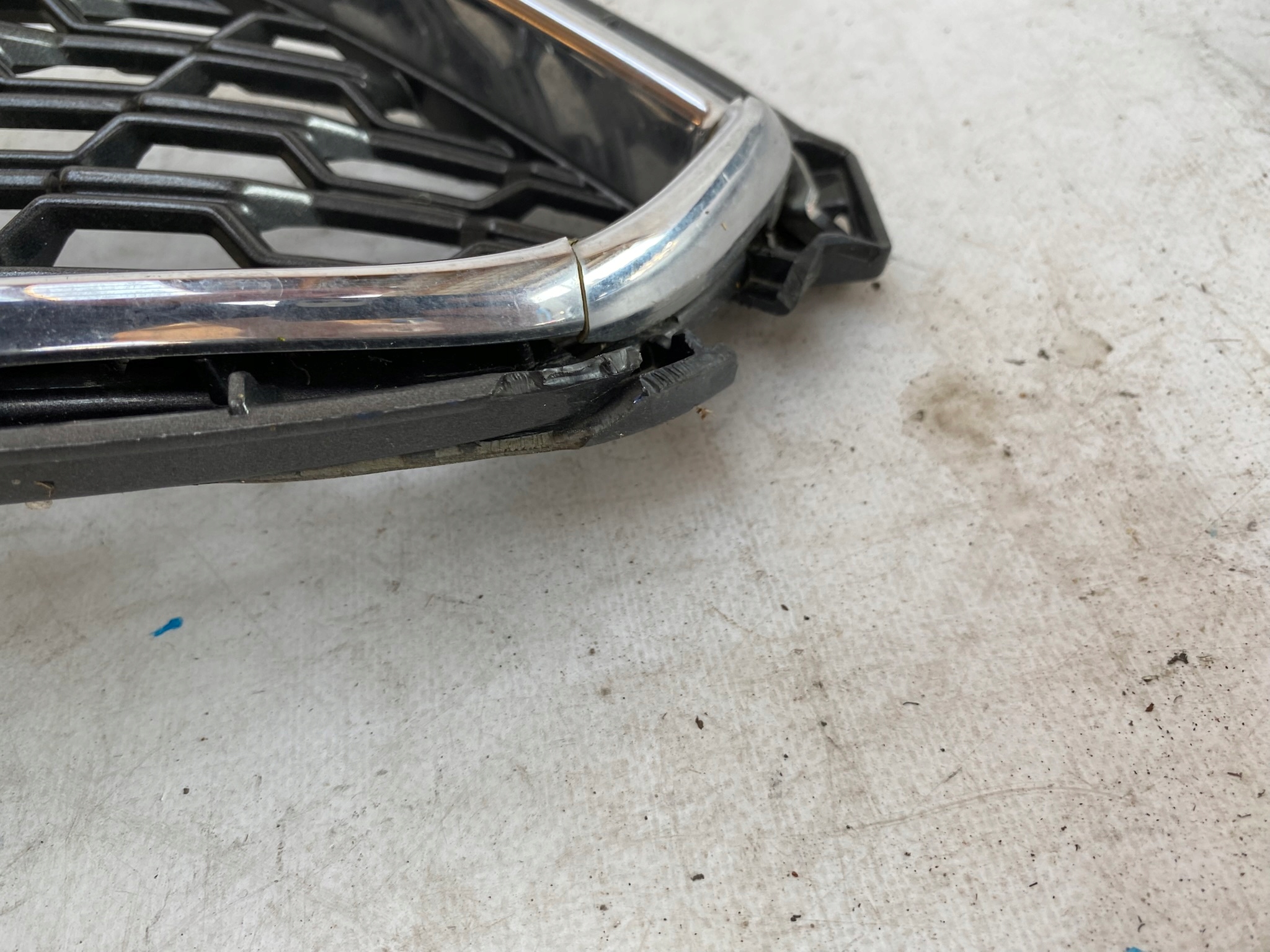 FORD S-MAX II MK2 VIGNALE 15- grill grille radiator GM2B-8200