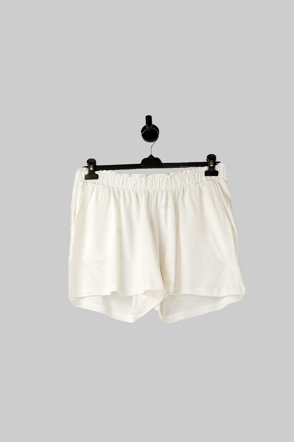 MAMALICIOUS ECRU SPODENKI MELANŻ KIESZENIE