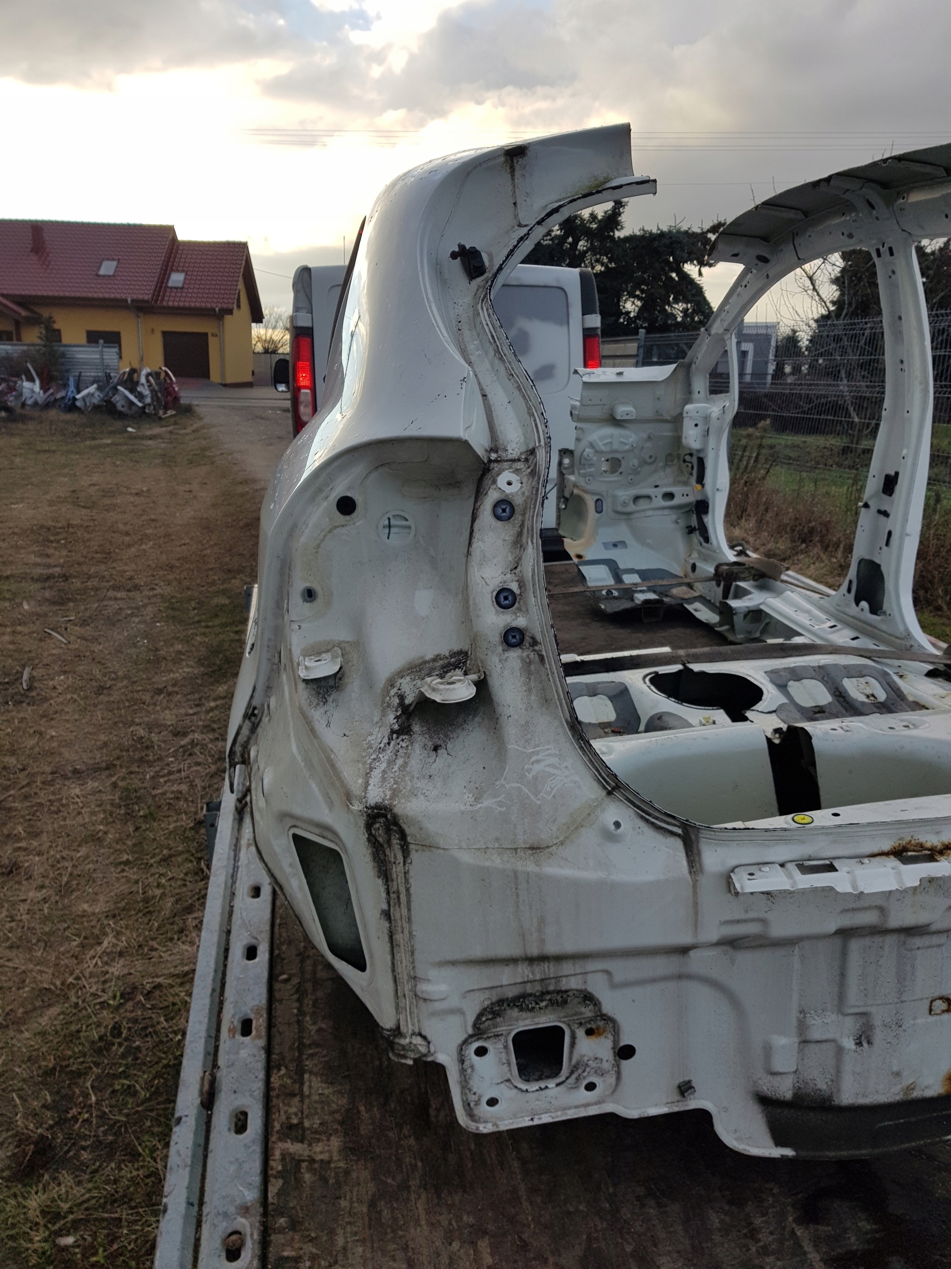KIA RIO III LONGHERONE parafango Destra posteriore 2011