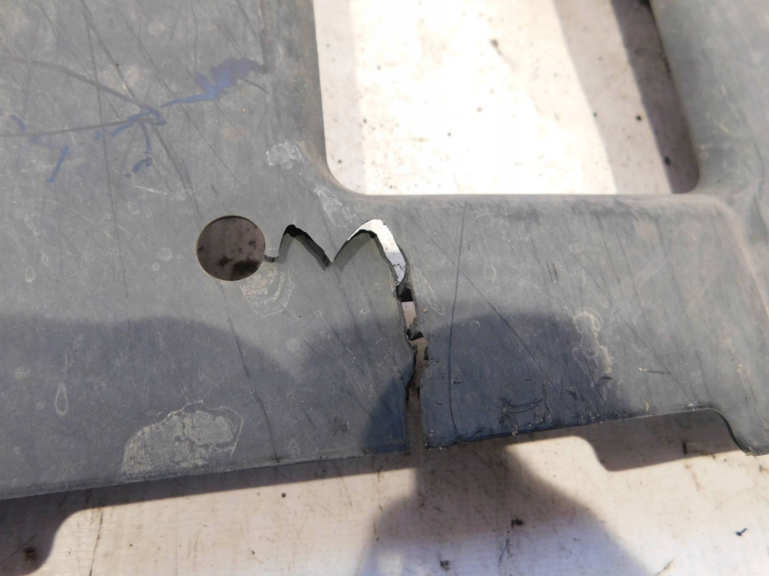 cover lower of the engine DACIA SANDERO II 2