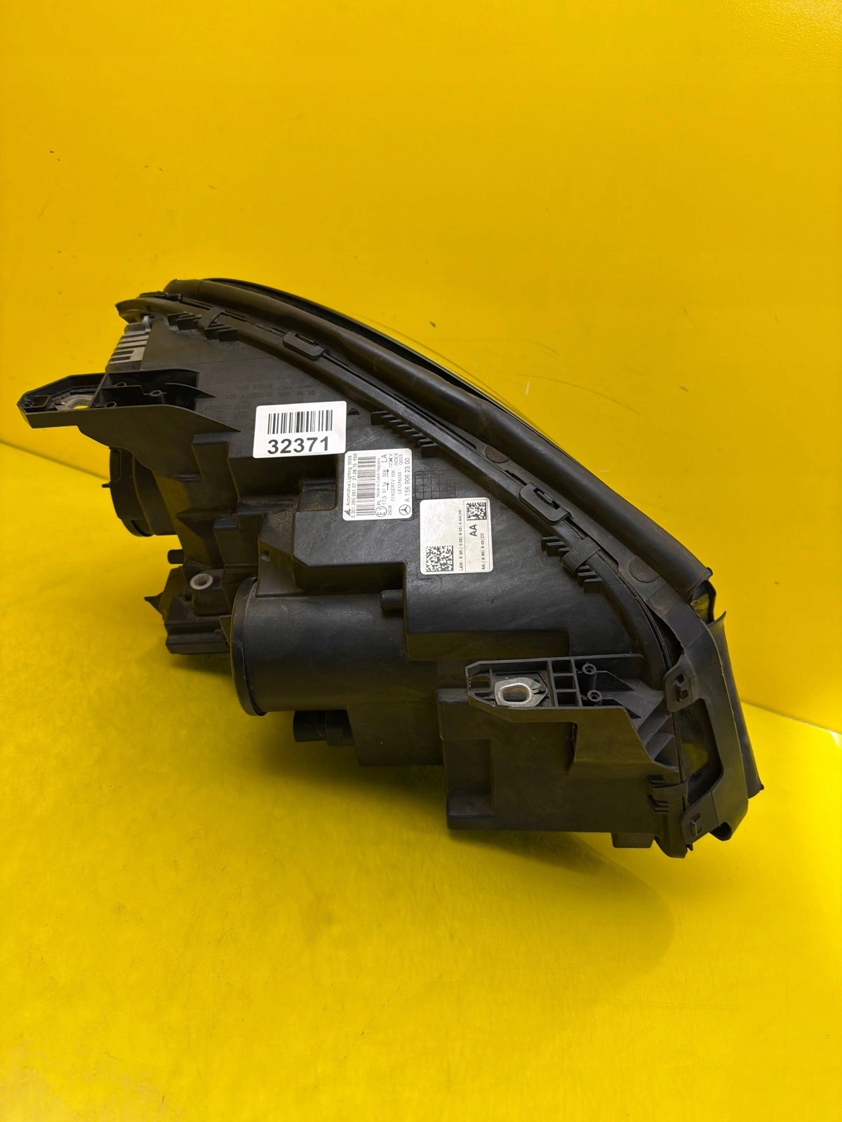 light left Mercedes GLA W156 Bi-Xenon ILS A1569062300