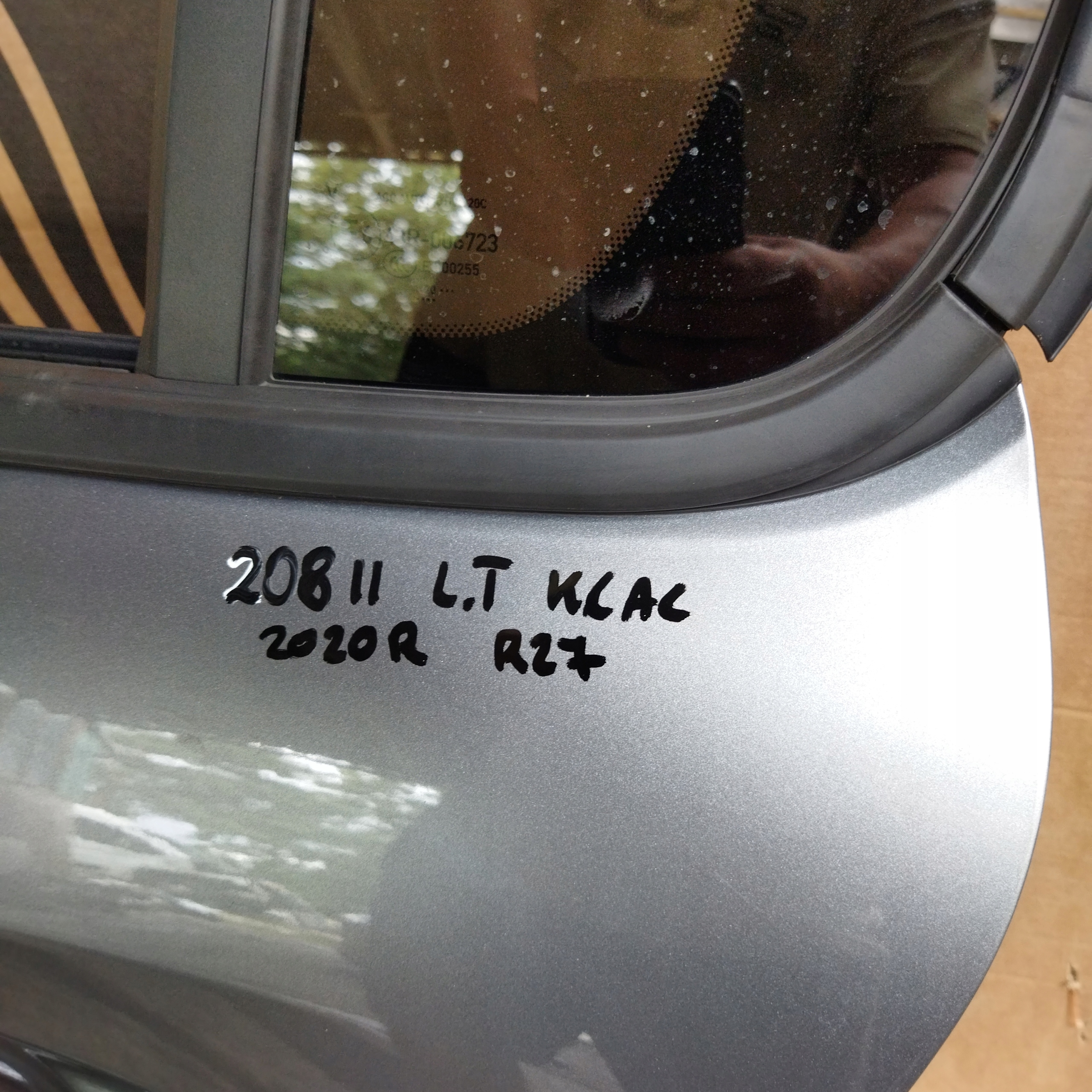 PEUGEOT 208 II DRZWI LEWY TYŁ KCAC 20R Strona zabudowy tył - lewa