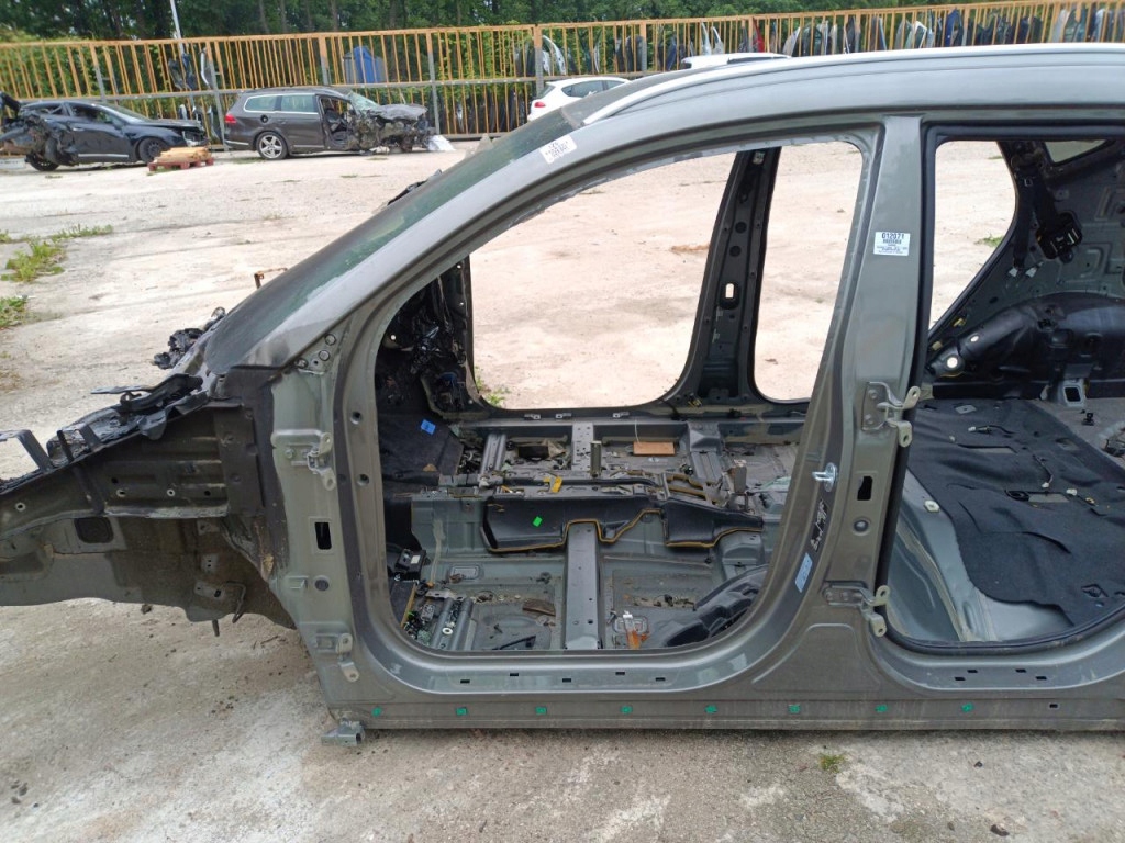 HYUNDAI TUCSON III ĆWIARTKA PRÓG SŁUPEK LEWY X5R