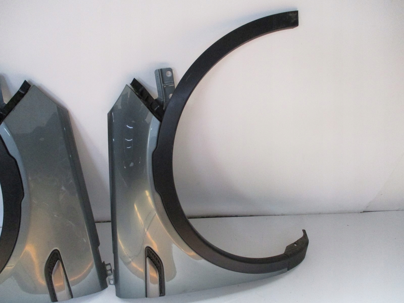 Błotnik Land Rover Discovery Sport PRAWY Numer katalogowy części XX