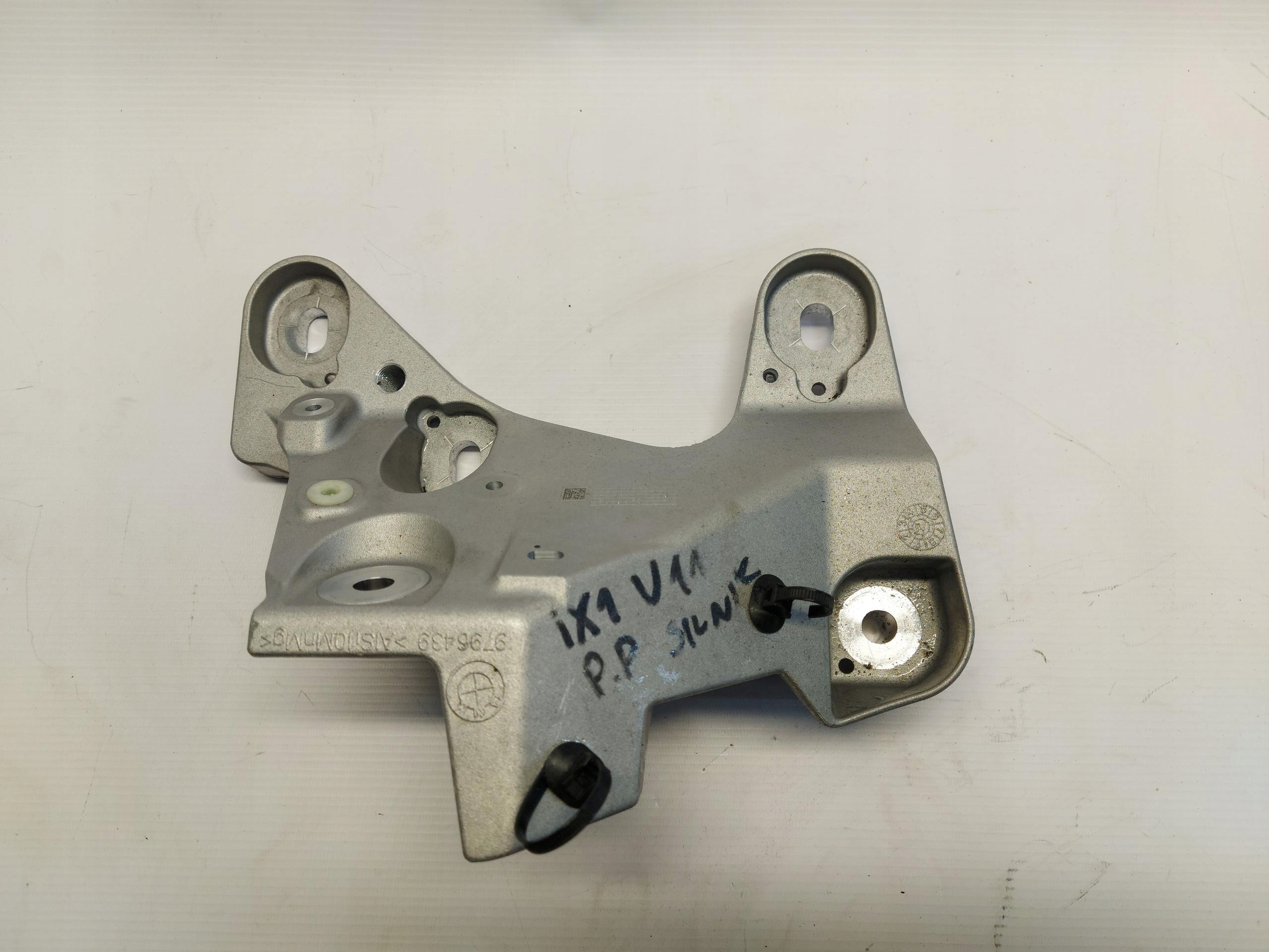 BMW iX1 X1 U11 airbag engine mount 9796439